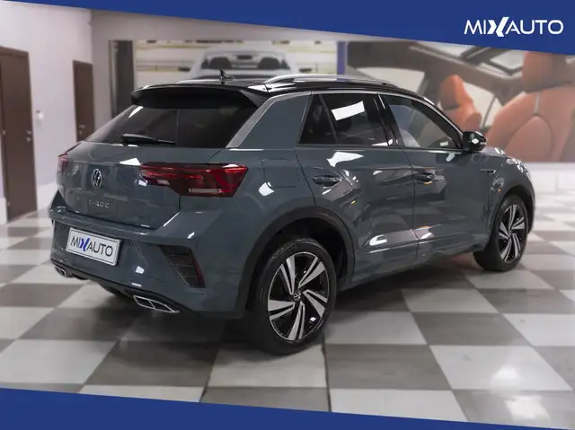 Volkswagen T-Roc view 5
