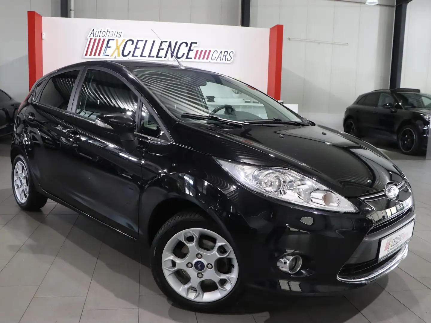 Ford Fiesta 1.25 TITANIUM / 4-TÜRER / WSS-BEHEIZBAR Negro - 2
