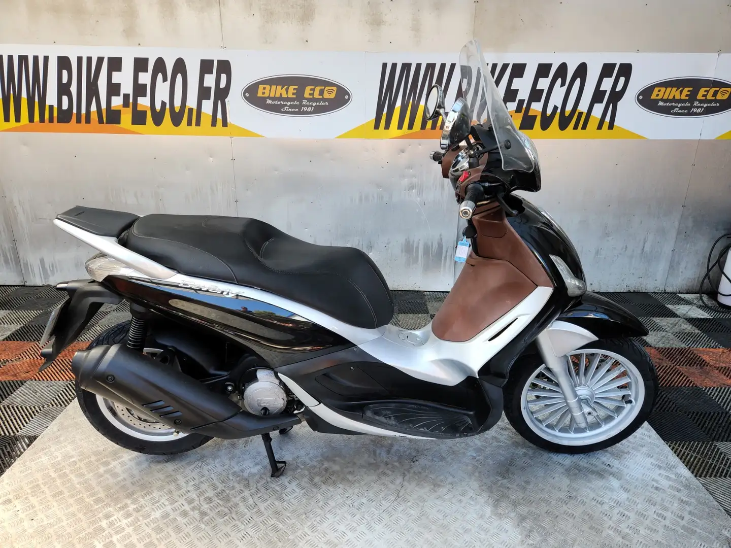 Piaggio Beverly 125 Gris - 1