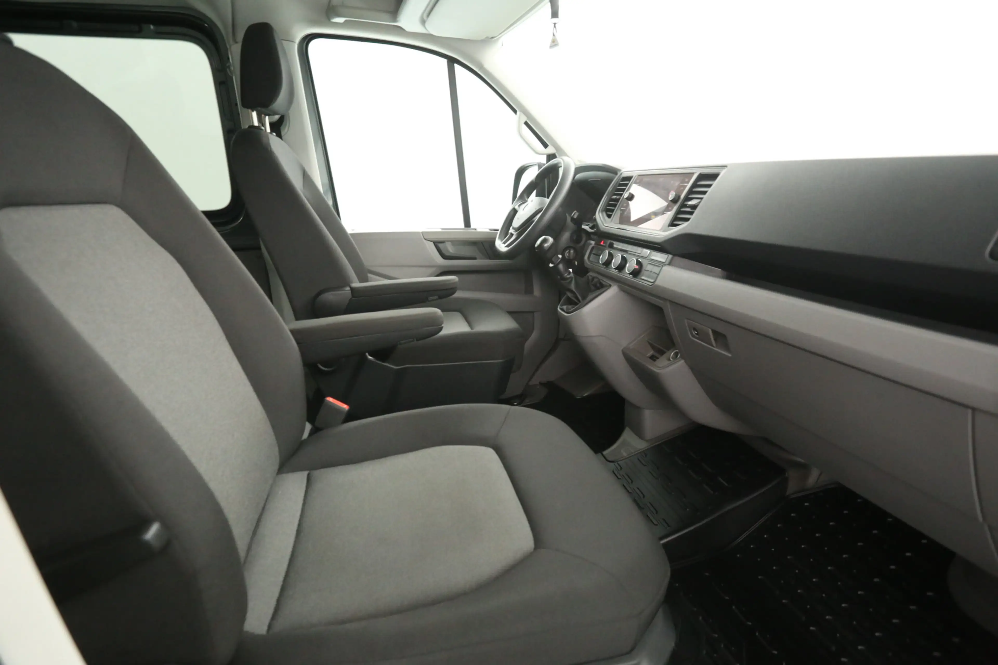 Volkswagen Crafter 2.0 TDI L3H2 | DC | 6 Zits |  Airco | Camera | Car — photo 22
