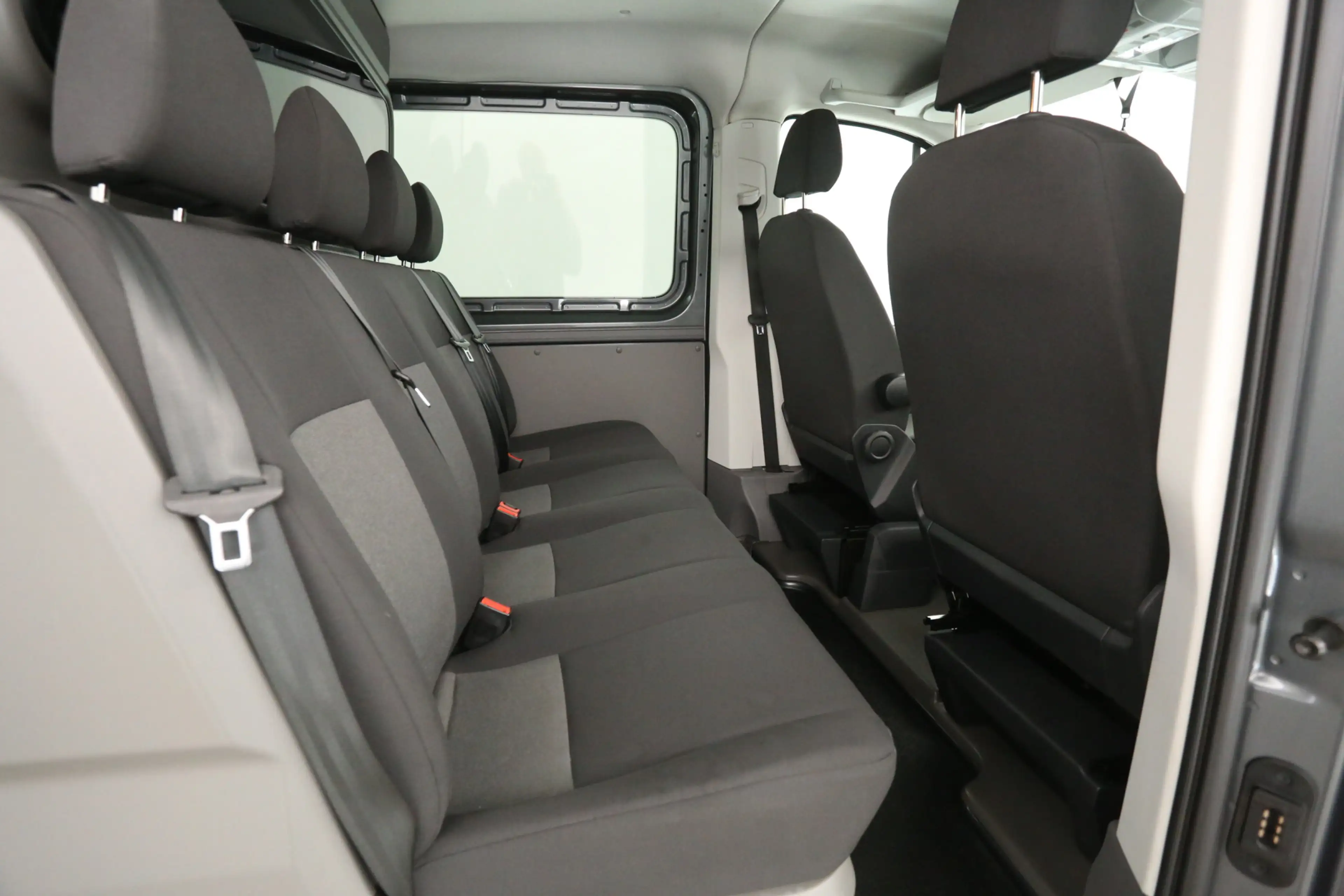 Volkswagen Crafter 2.0 TDI L3H2 | DC | 6 Zits |  Airco | Camera | Car — photo 3