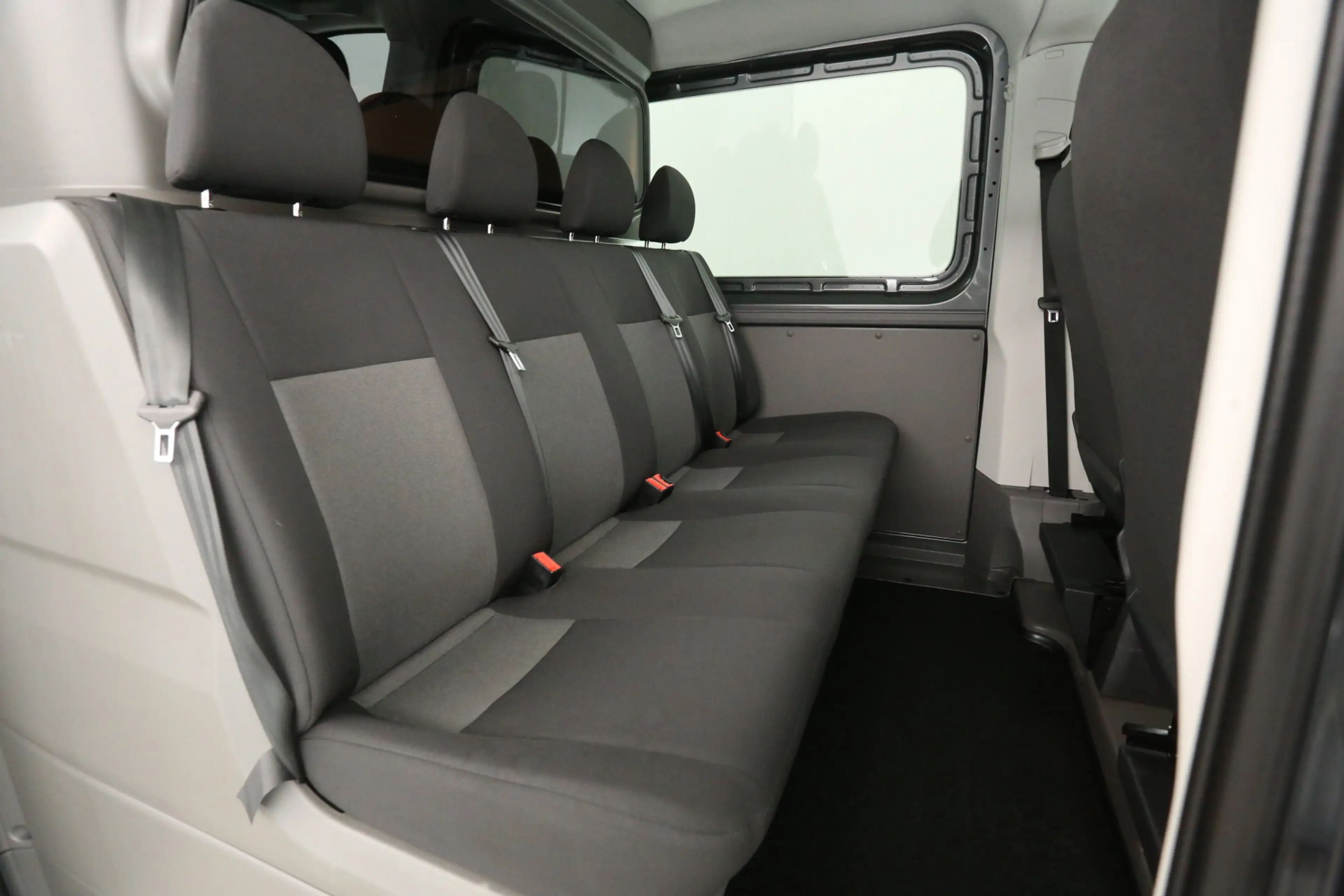 Volkswagen Crafter 2.0 TDI L3H2 | DC | 6 Zits |  Airco | Camera | Car — photo 12