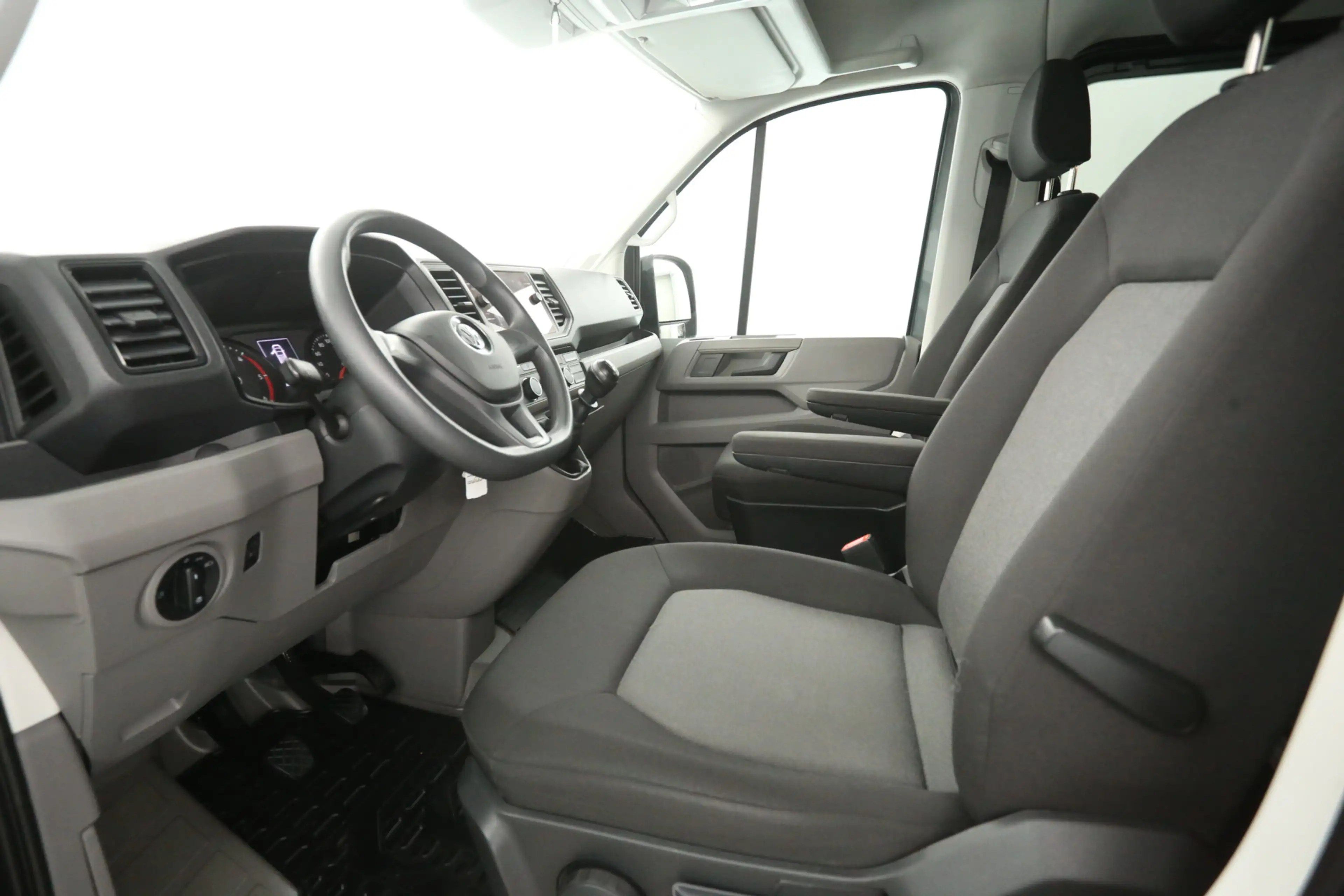 Volkswagen Crafter 2.0 TDI L3H2 | DC | 6 Zits |  Airco | Camera | Car — photo 21