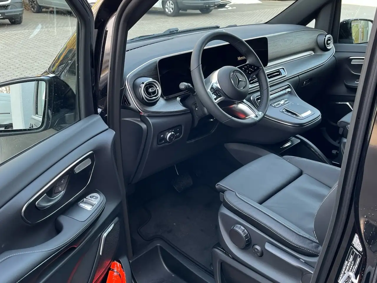 Mercedes-Benz V 300 d Avantgarde 4x4 extralang Distr. 360° 9G 11