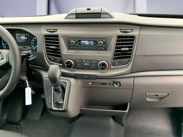 Ford Transit view 13