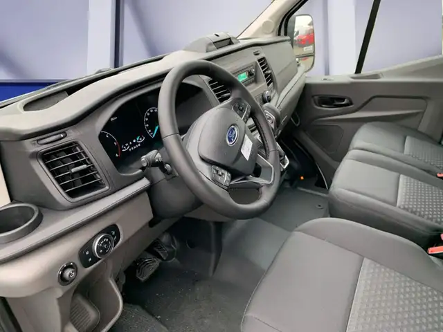 Ford Transit view 8