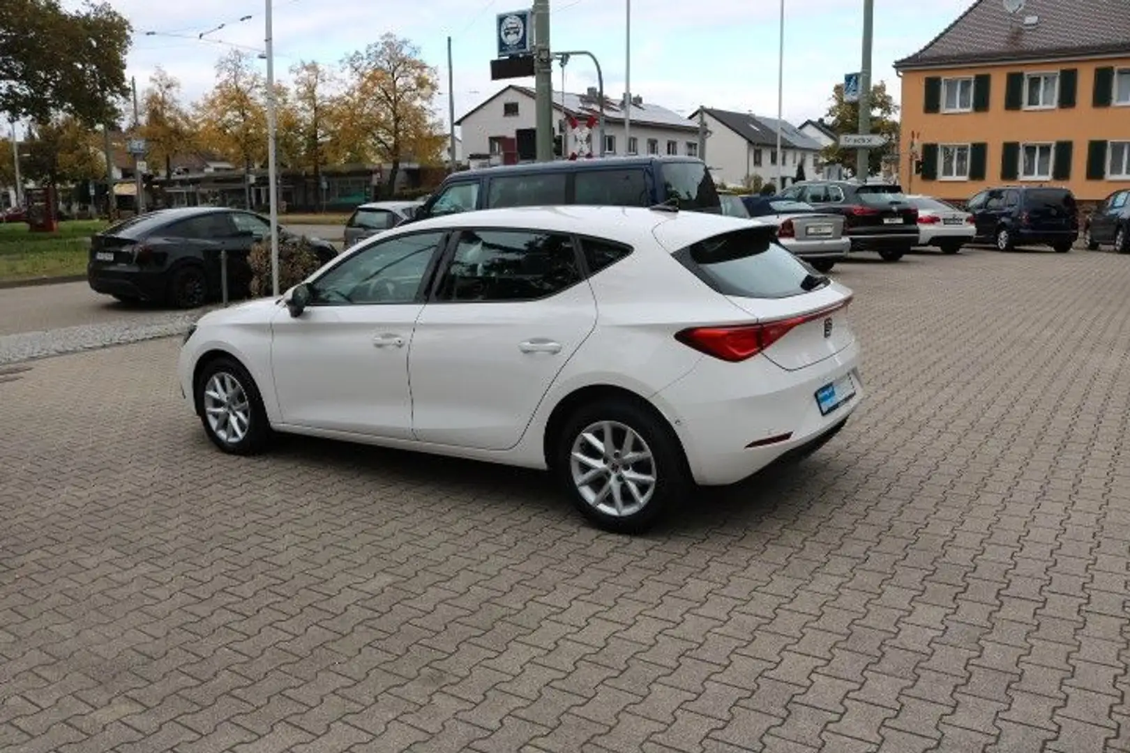 SEAT Leon Style Weiß - 1
