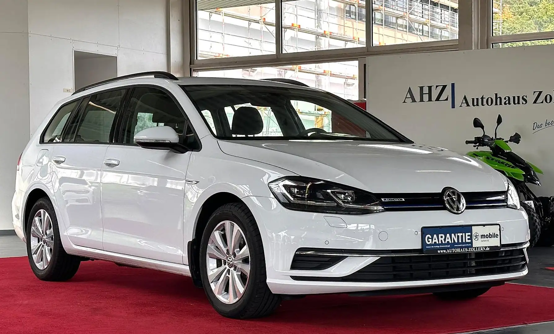 Volkswagen Golf 1.5 TGI SPORTSCOMBI DSG Comfortline ACC PDC Weiß - 1