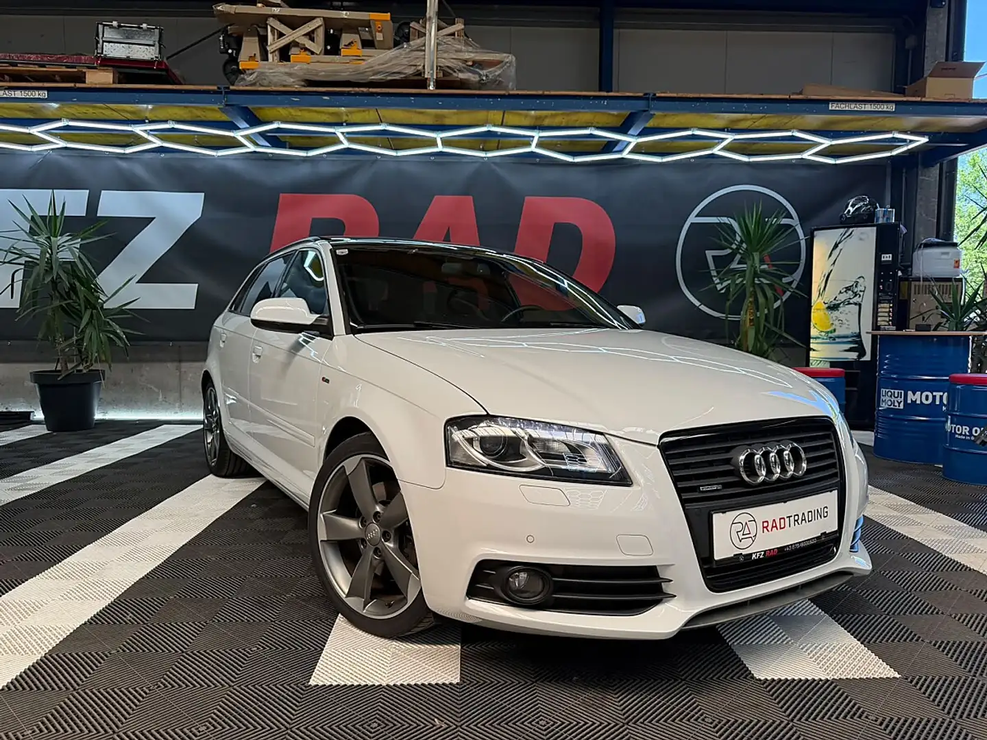 Audi A3 SB QUATTRO S-LINE PLUS 2,0 TDI DPF *PANO* *SHZ*... Weiß - 2