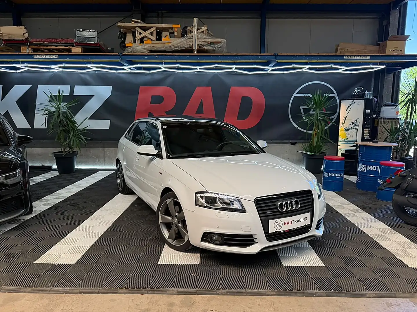 Audi A3 SB QUATTRO S-LINE PLUS 2,0 TDI DPF *PANO* *SHZ*... Weiß - 1