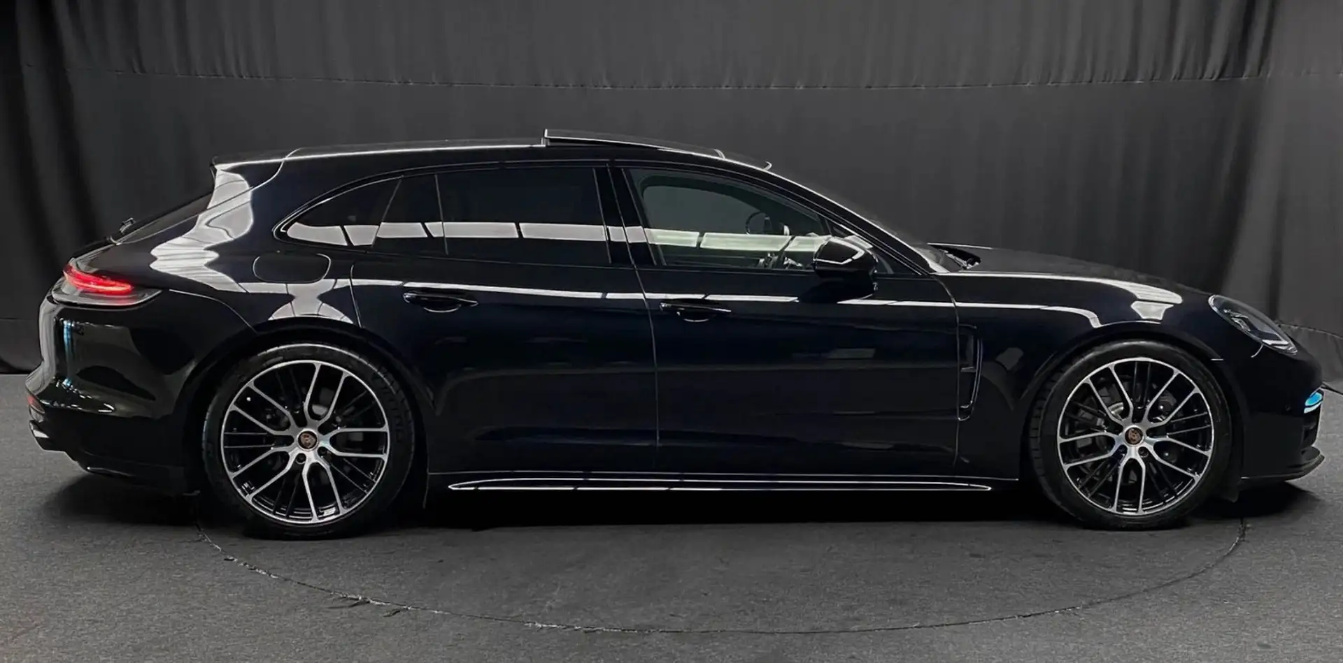 Porsche Panamera Sport Turismo 4 E-Hybrid Platinum Edition Noir - 2
