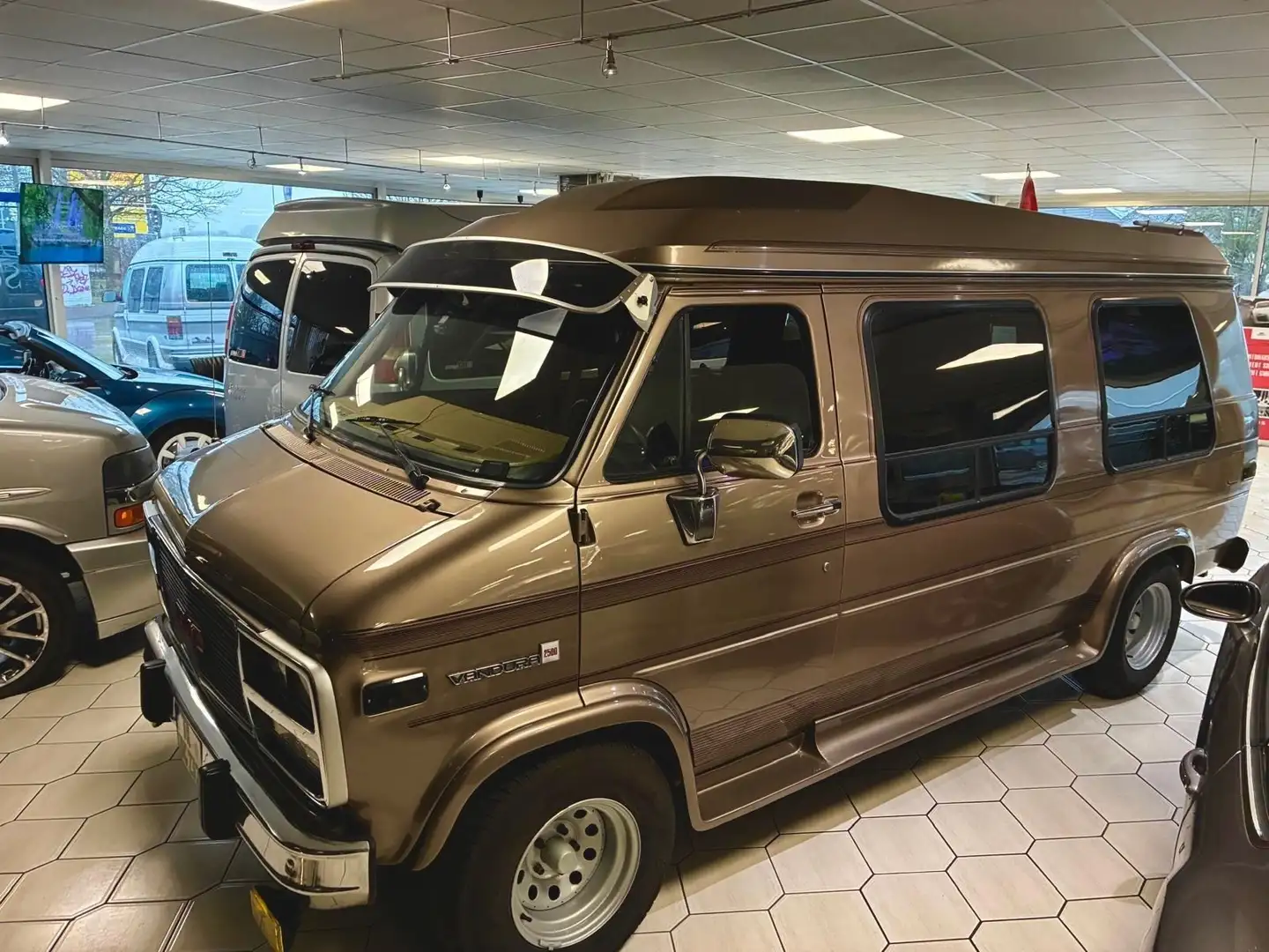 Chevrolet Chevy Van G20  5.7 V8  G-Series- H-Zulassung Oro - 1