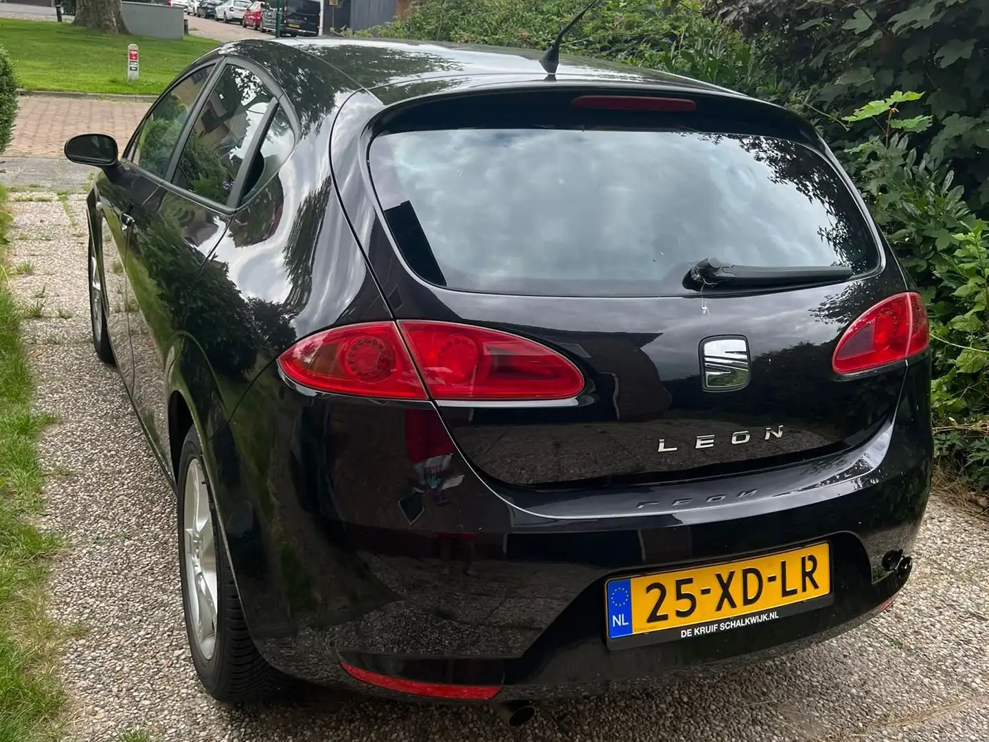 SEAT Leon 1.6 Sportstyle Zwart - 1