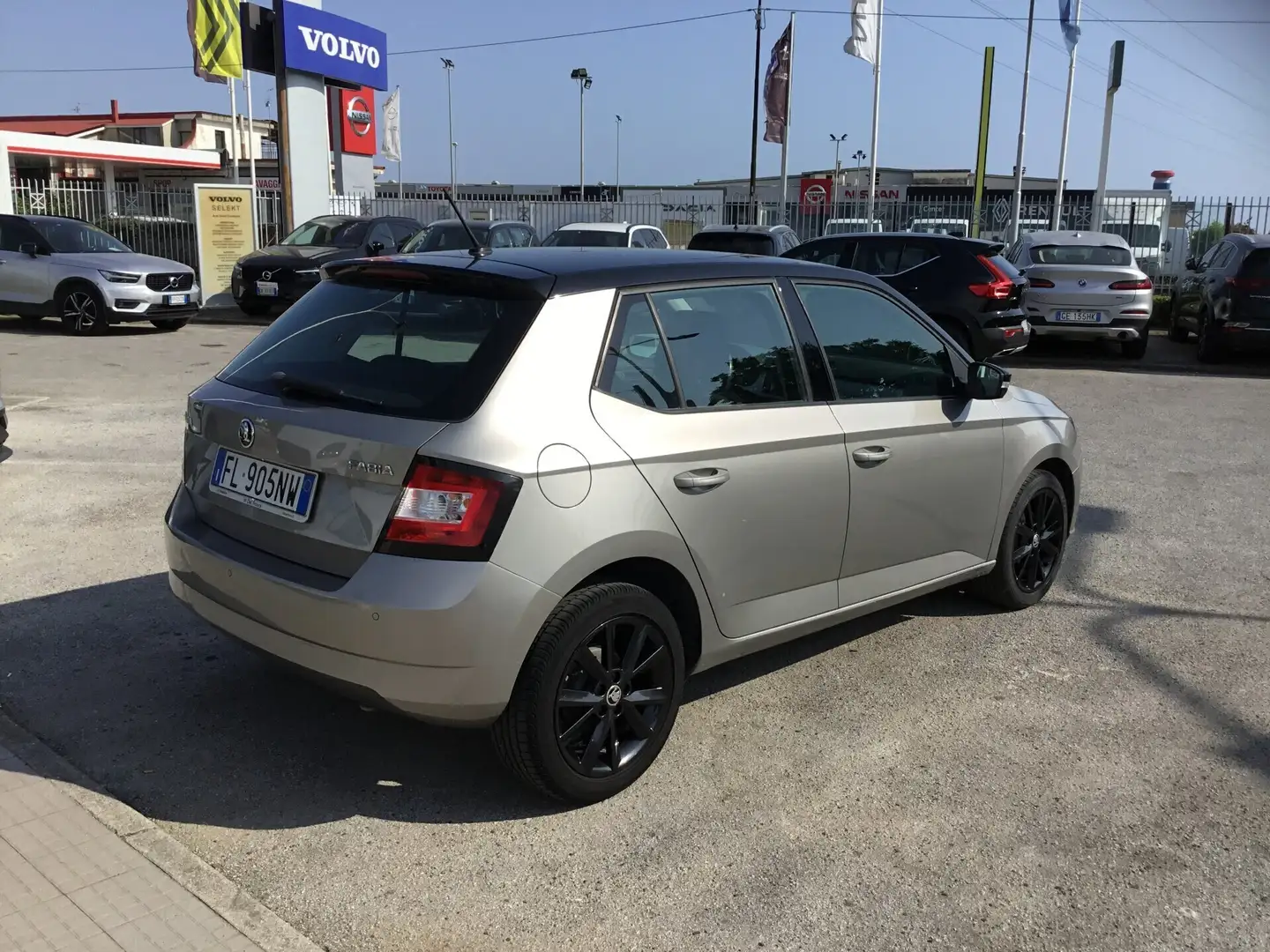 Skoda Fabia 1.0 MPI 60 CV Twin Color Design Edition Argento Grigio - 2