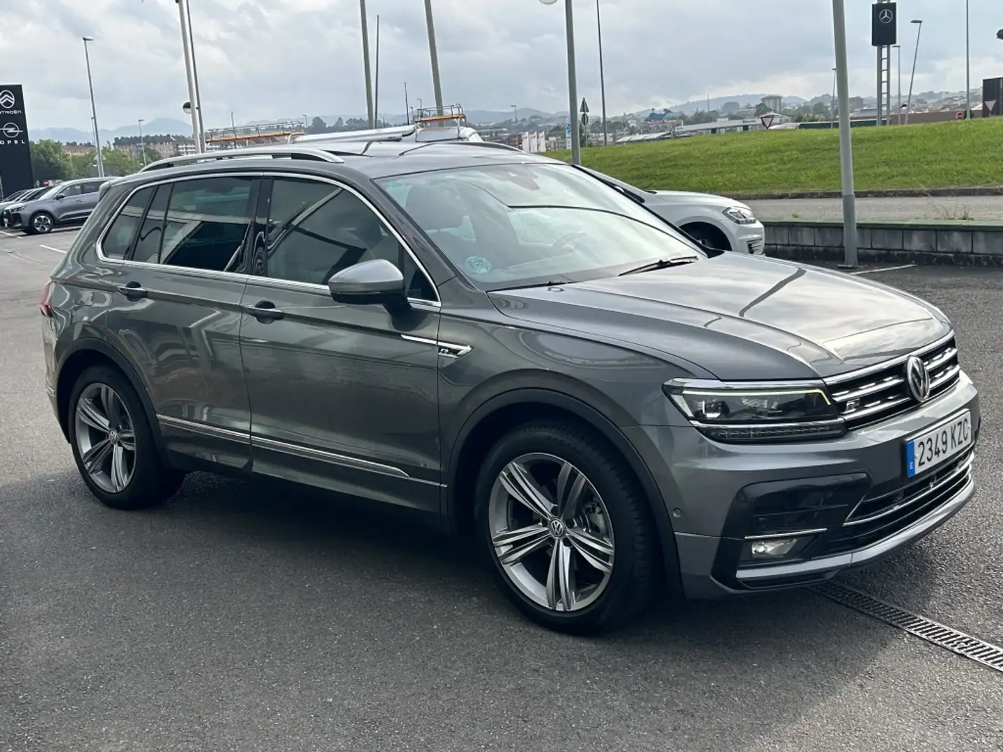 Volkswagen Tiguan 2.0TDI Sport 110kW (4.75) Grijs - 2