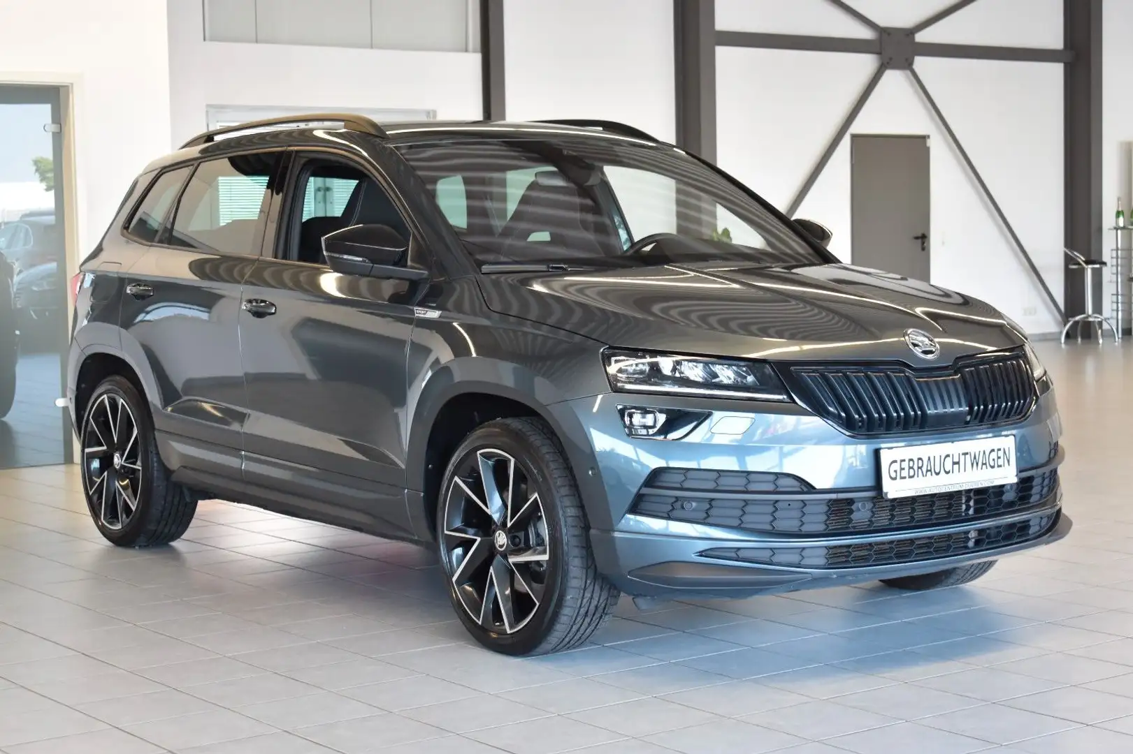 Skoda Karoq Sportline 4x4 AUT./LED/SPORTSITZE/NAV/1.HD Серый - 1