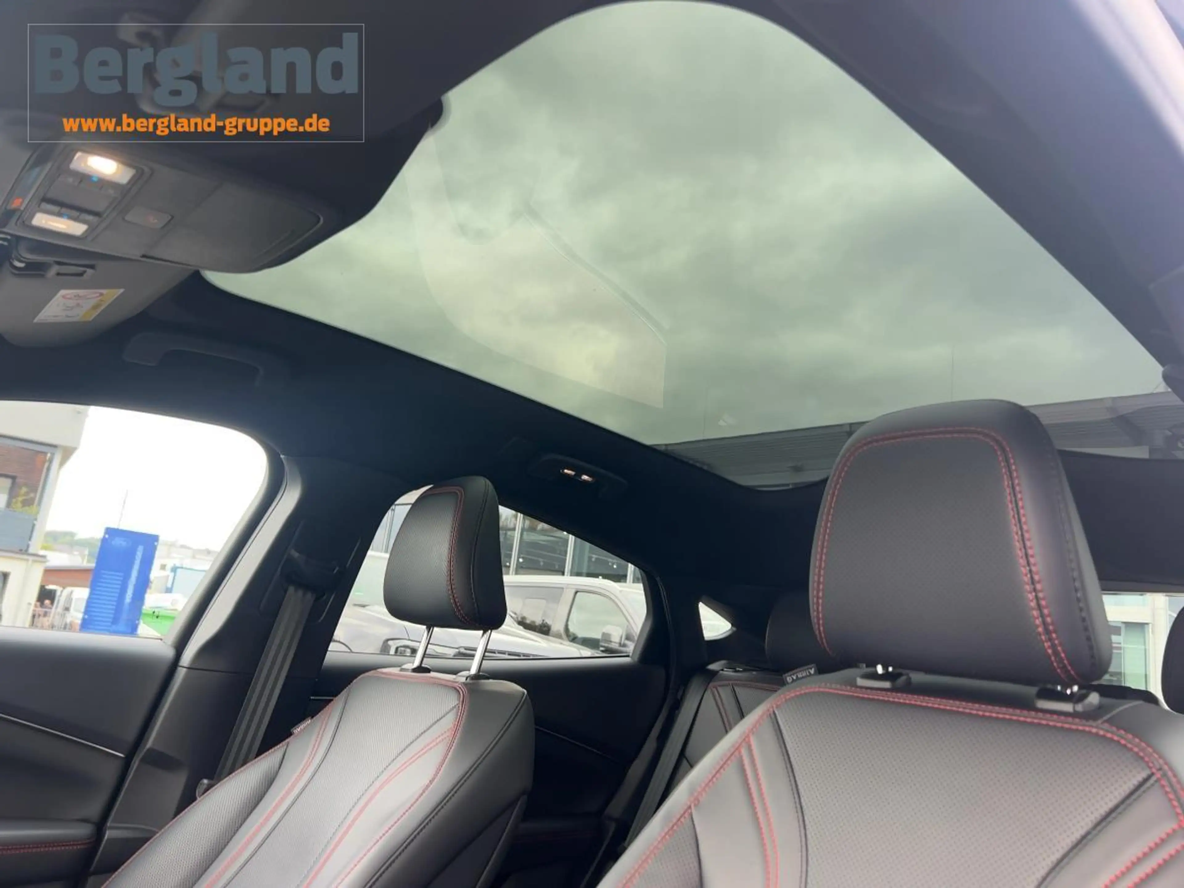 Ford Mustang Mach-E 98 kWh AWD PREMIUM PANORAMADACH — photo 13