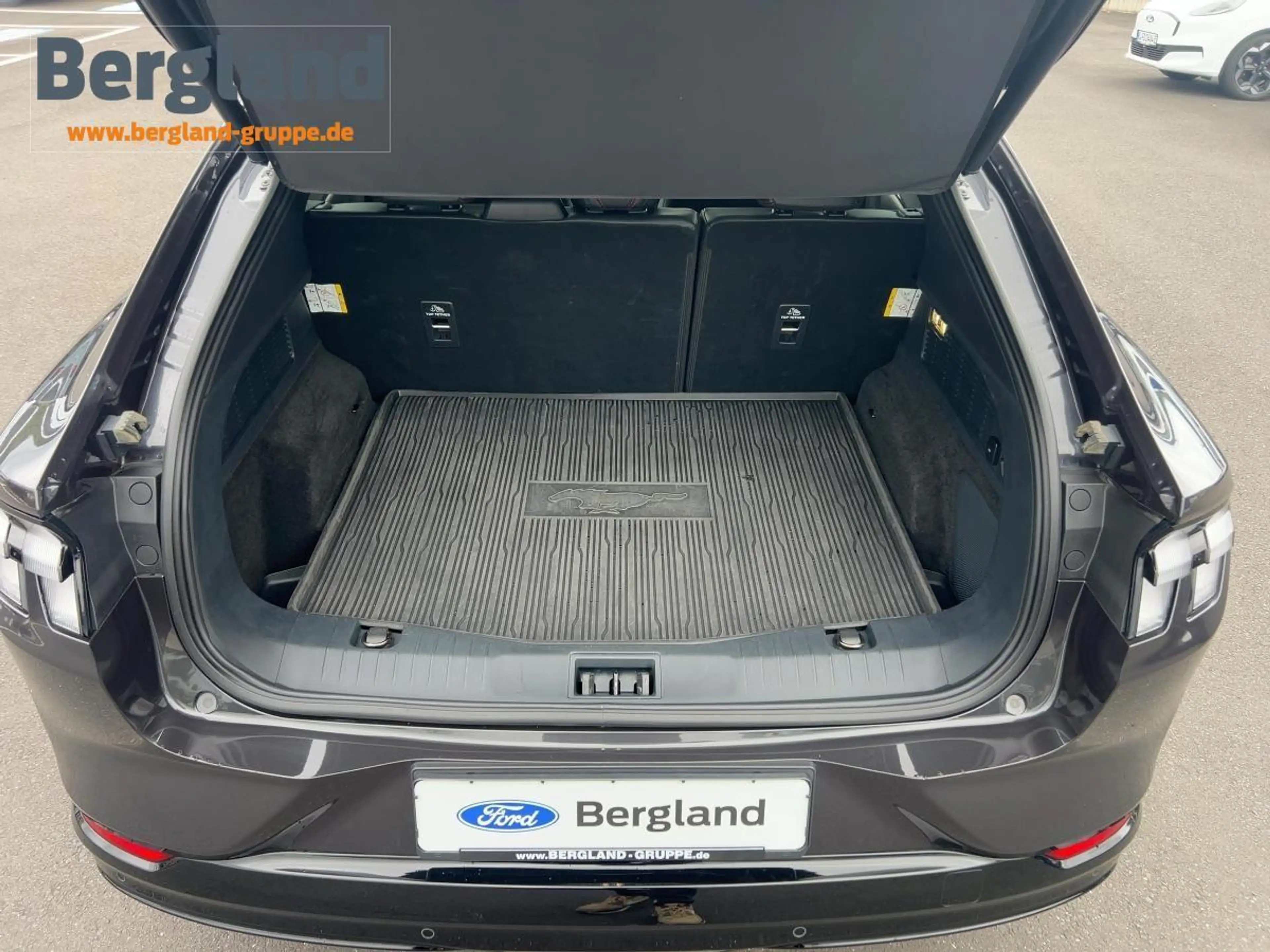 Ford Mustang Mach-E 98 kWh AWD PREMIUM PANORAMADACH — photo 14