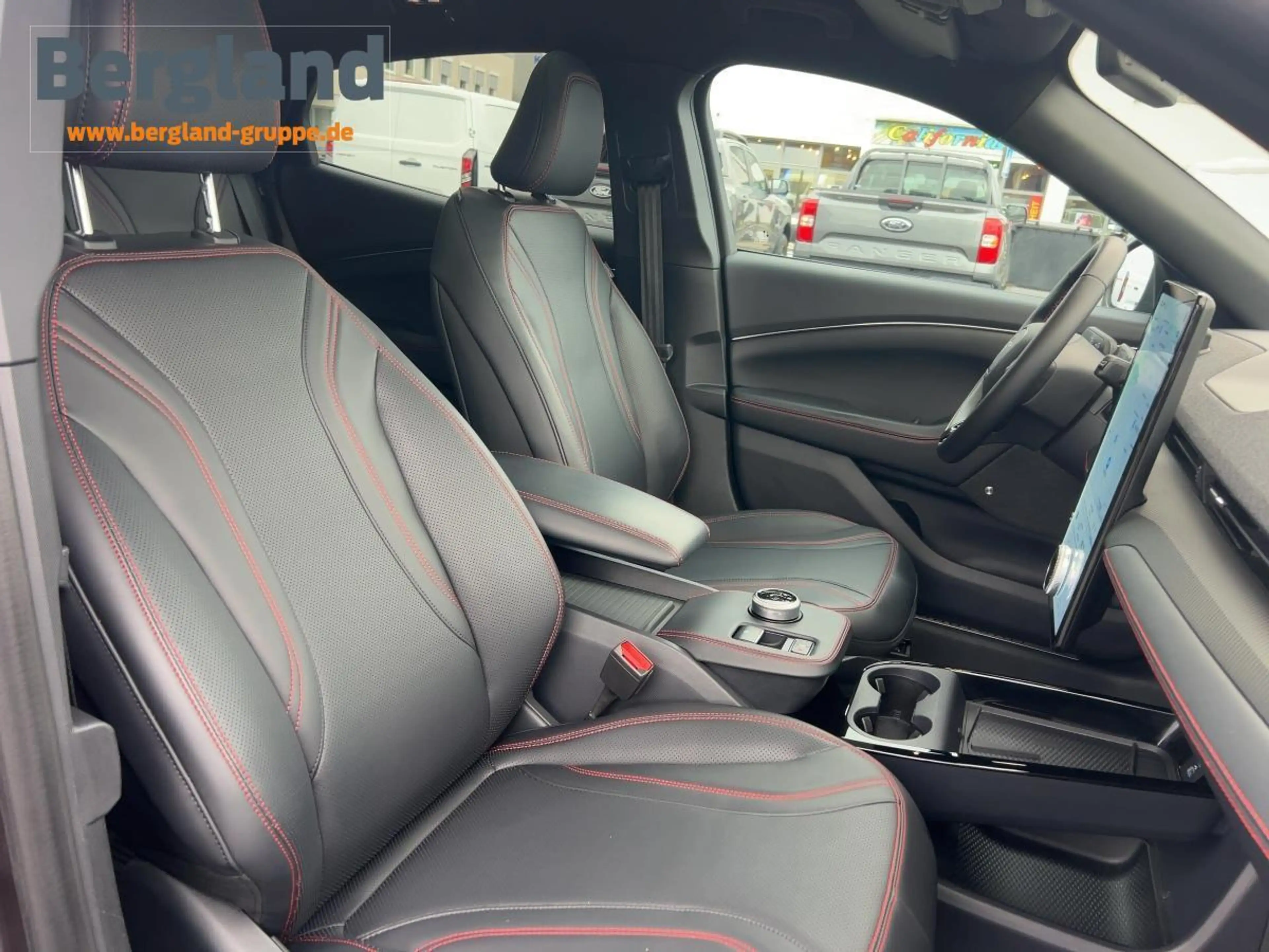 Ford Mustang Mach-E 98 kWh AWD PREMIUM PANORAMADACH — photo 10