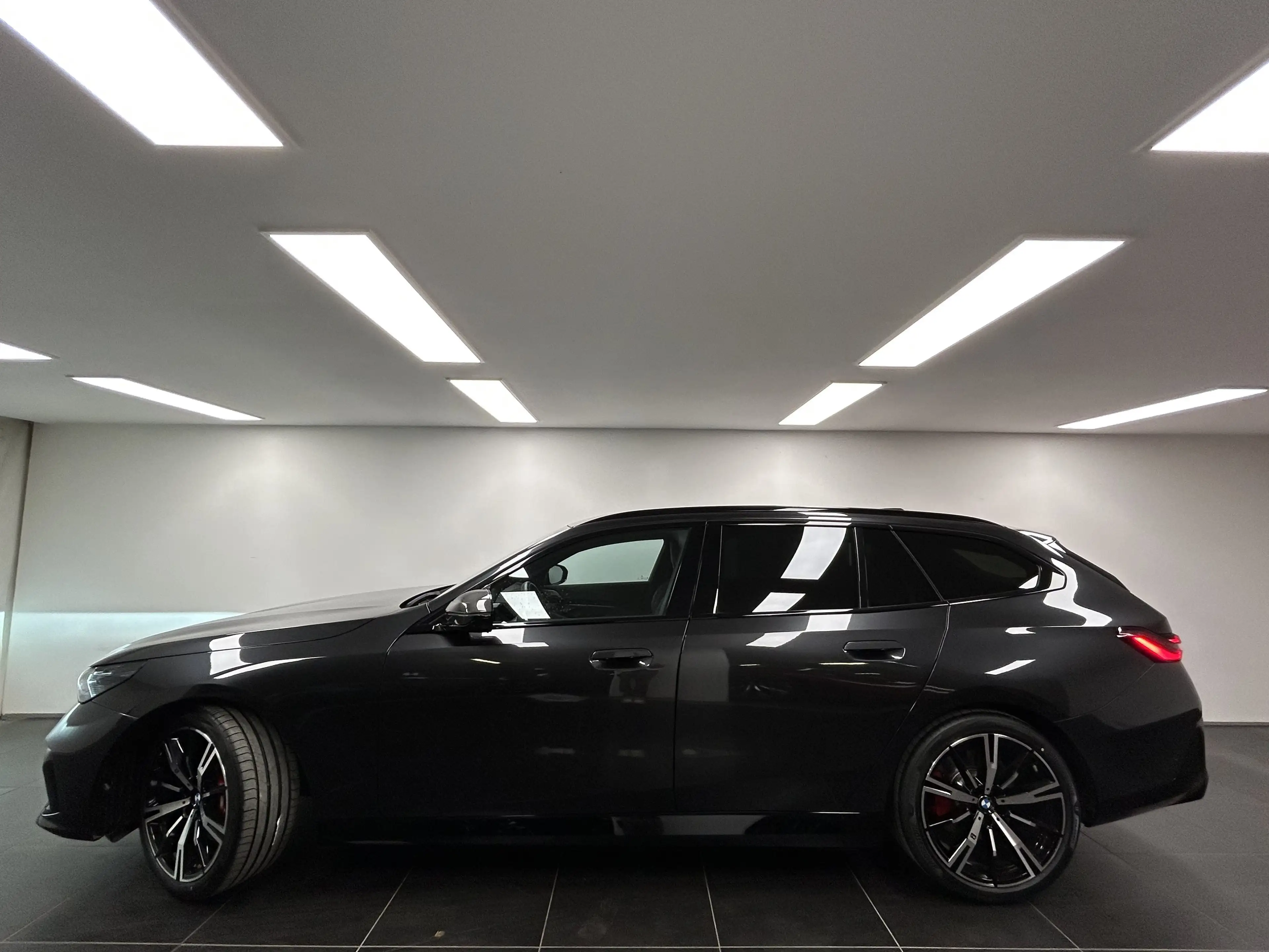 BMW 540 d xDrive Touring M Sportpaket DAB LED AHK — photo 2
