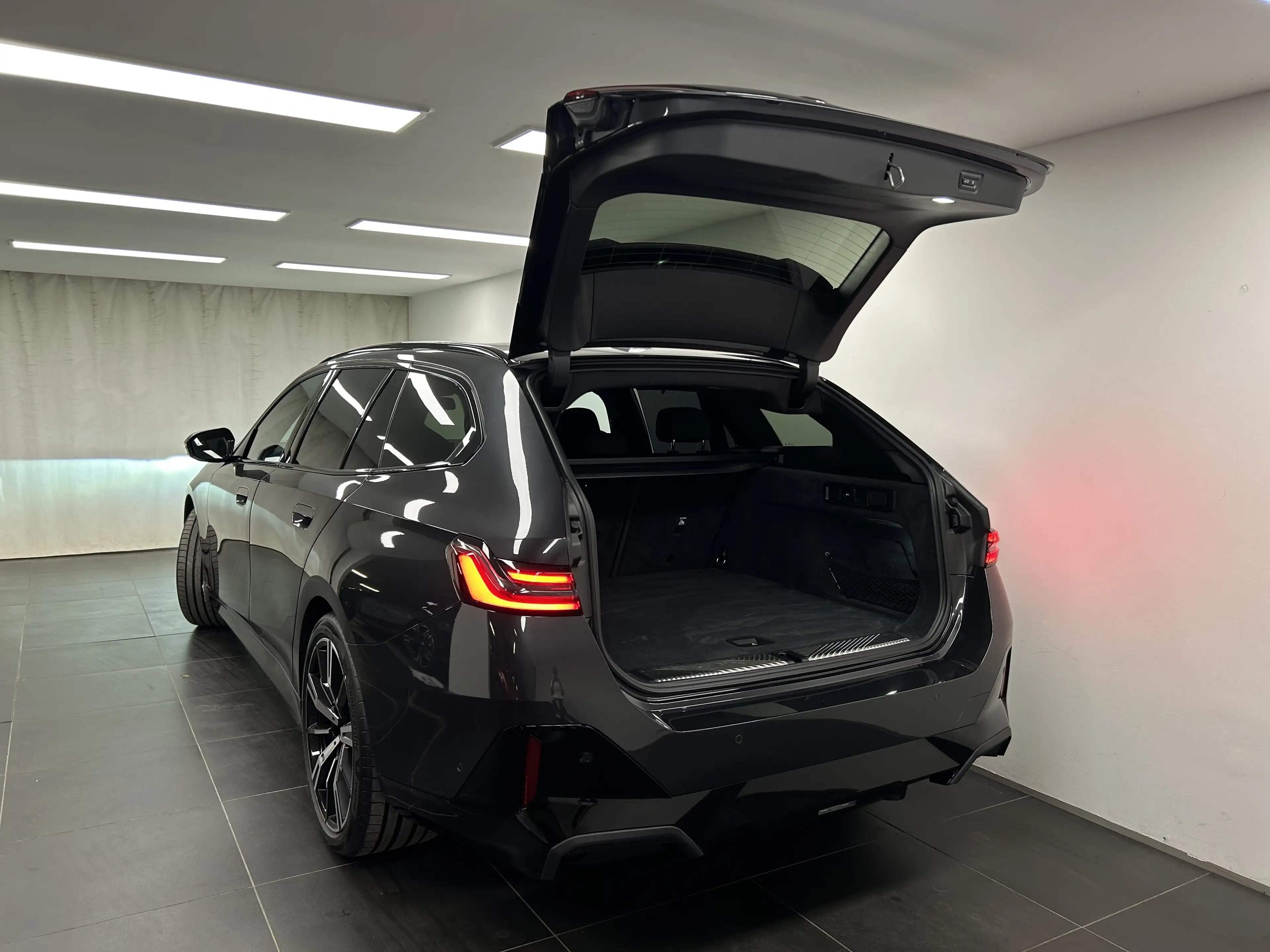 BMW 540 d xDrive Touring M Sportpaket DAB LED AHK — photo 11