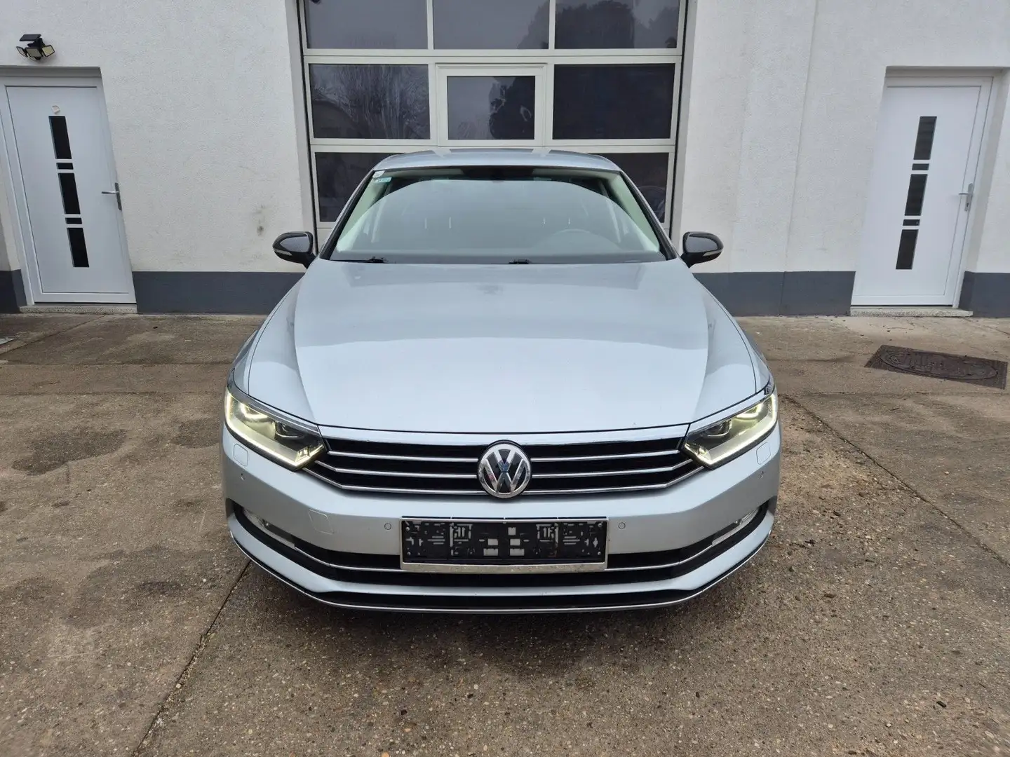 Volkswagen Passat 2.0TDI Lim. Highline Silber - 1