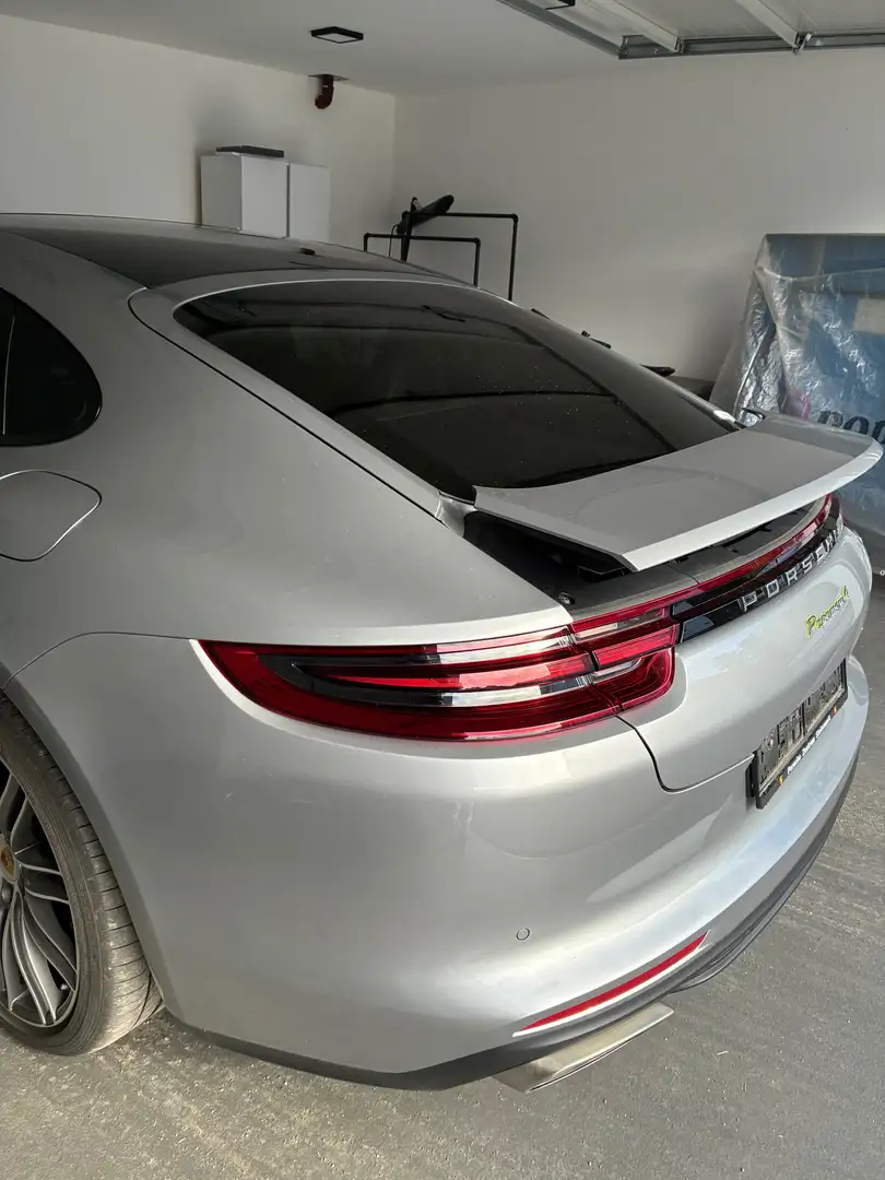 Porsche Panamera Panamera 4 Executive Aut. Grau - 1
