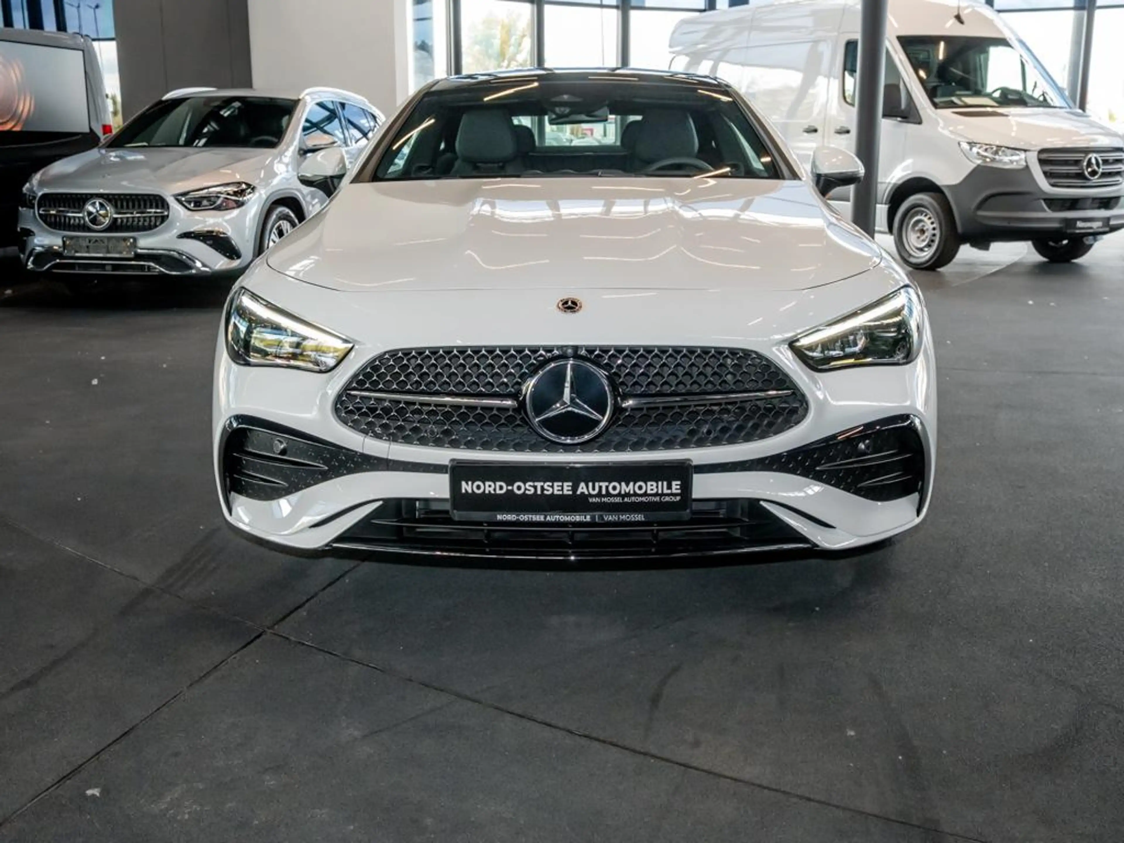 Mercedes-Benz CLE 220 d AMG EDITION 19"AMG PANO 360°KAMERA — photo 3