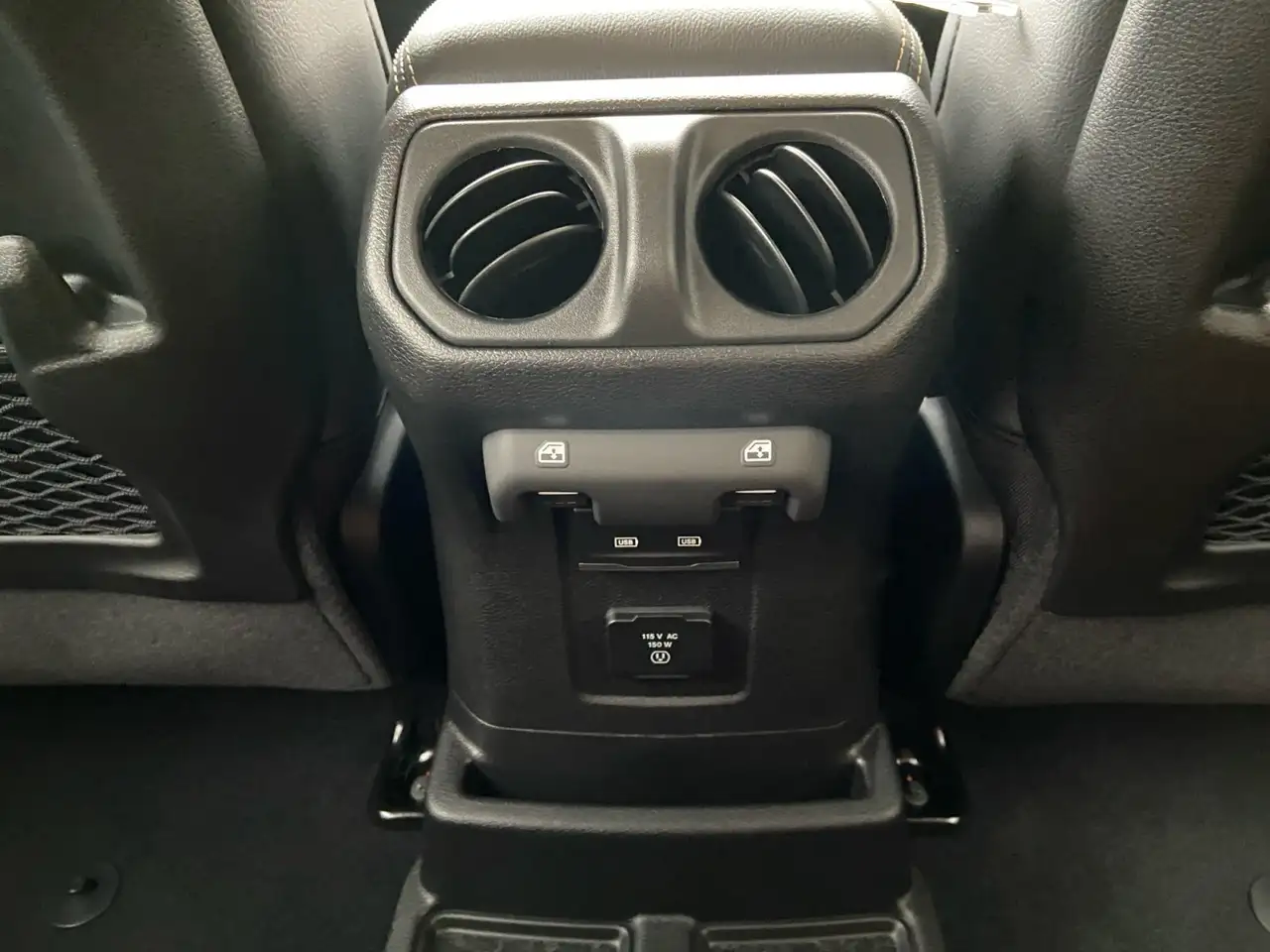 Jeep Wrangler photo Jeep Wrangler