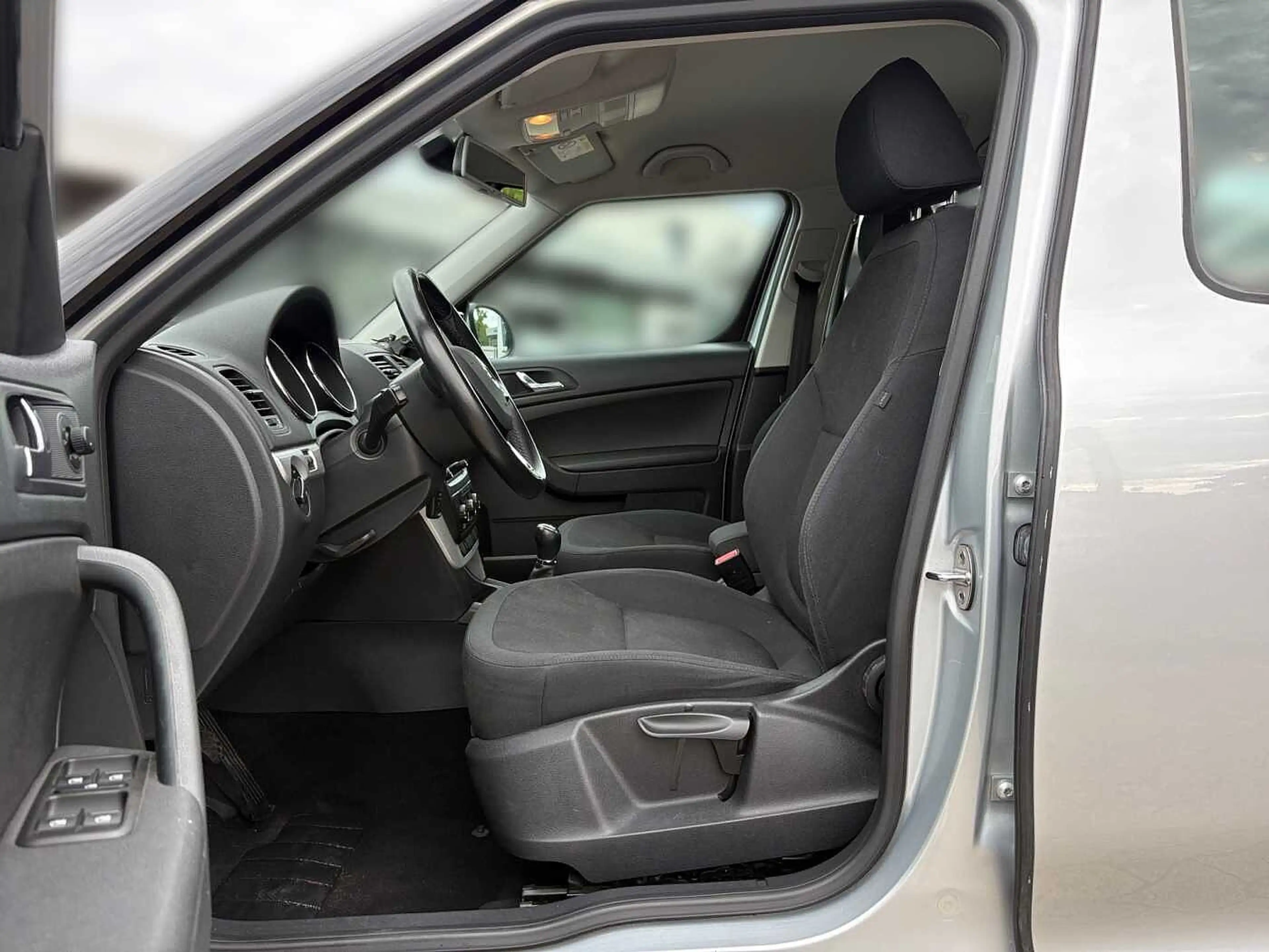 Skoda Yeti 1.2 TSI Garantie Steuerkettensatz Neu Navi Tempoma — photo 13