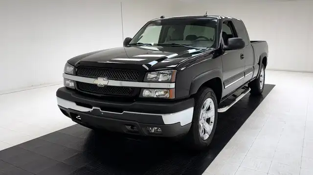 Chevrolet Silverado Z71 4x4 Extended Cab 4x4 Short Bed Pickup