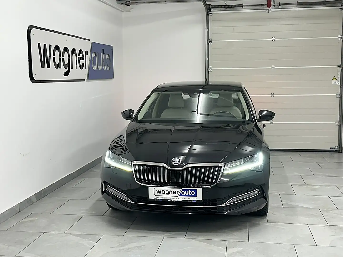 Skoda Superb 2,0 TDI 4x4 Style DSG.Matrix LED/ACC/Standheizu... Schwarz - 1