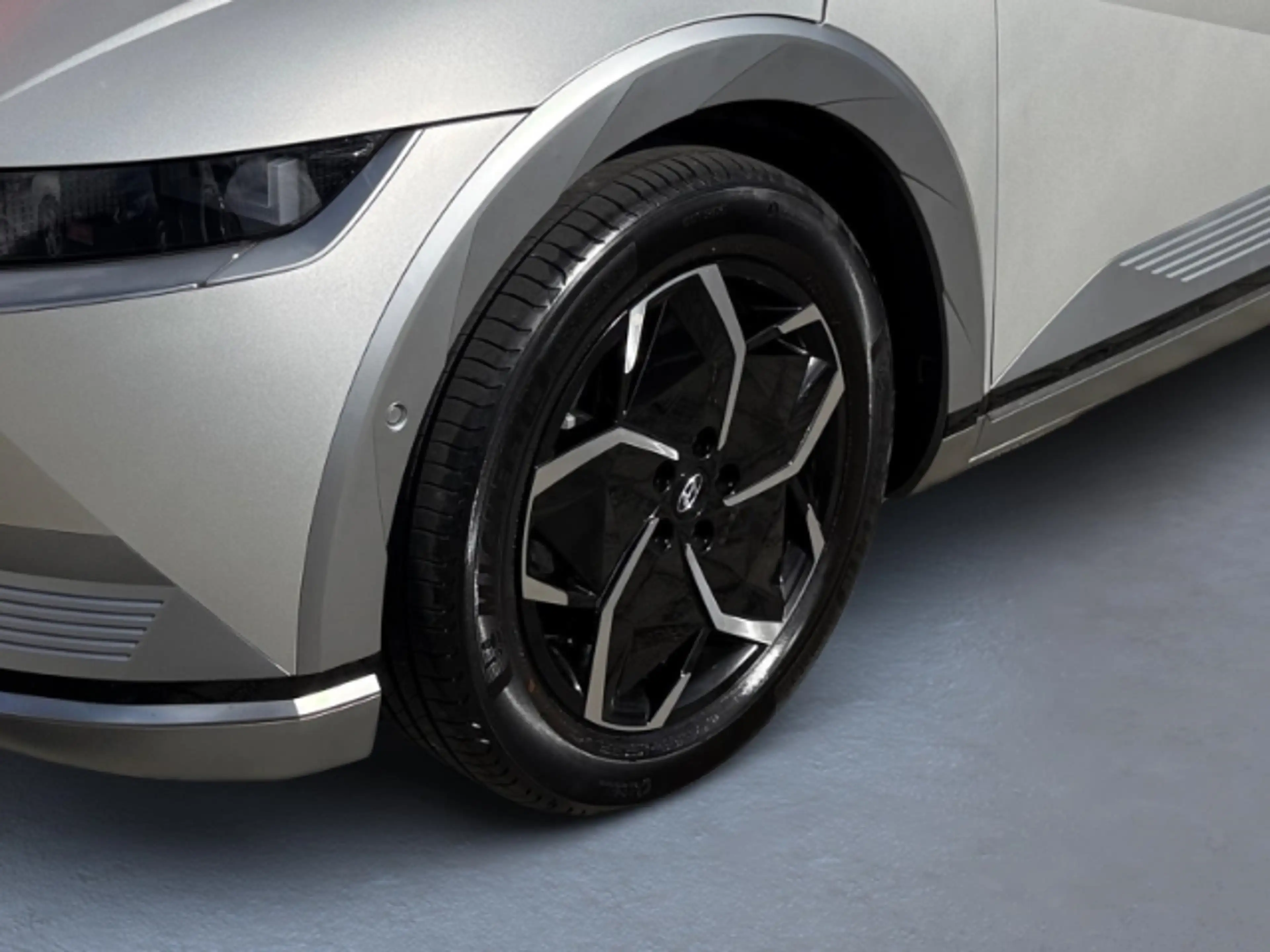 Hyundai IONIQ 5 Uniq Elektro +KLIMA+LEDER+PDC+RFK+ACC+UVM+ — photo 6