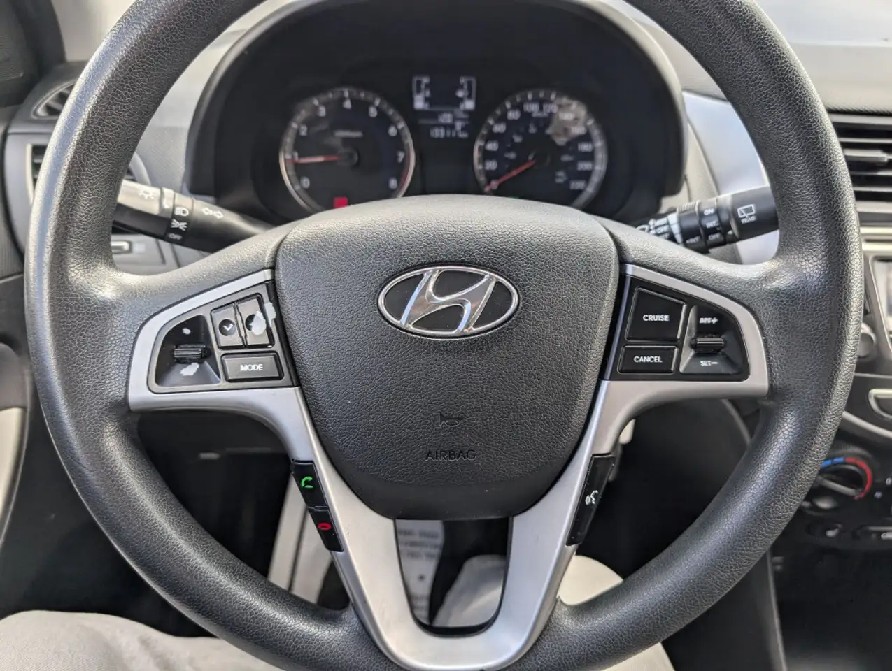 Hyundai ACCENT снимка Hyundai ACCENT