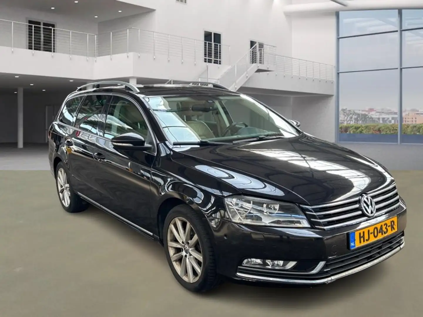 Volkswagen Passat Variant 1.8 TSI Highline // Nieuwe APK Zwart - 2