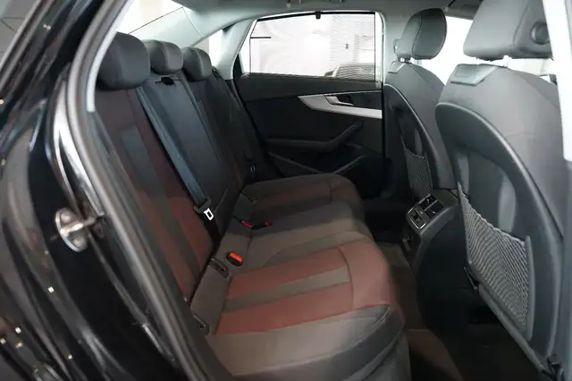 Audi A4 view 11