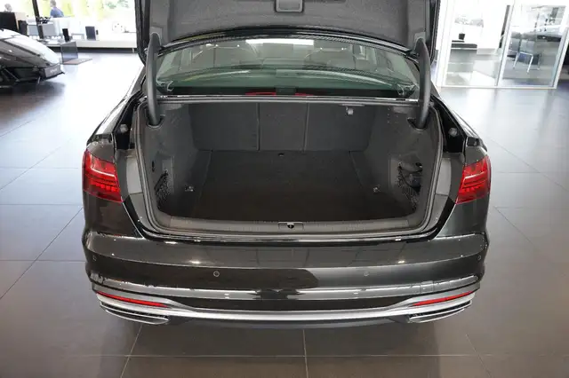 Audi A4 view 6