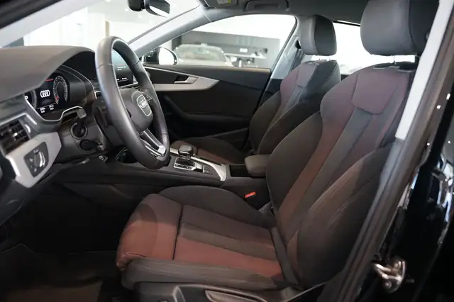 Audi A4 view 8