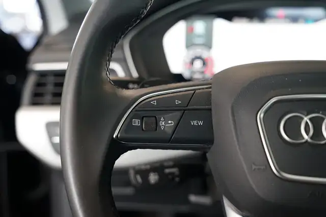 Audi A4 view 14