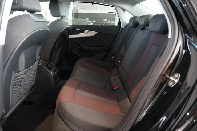 Audi A4 view 10