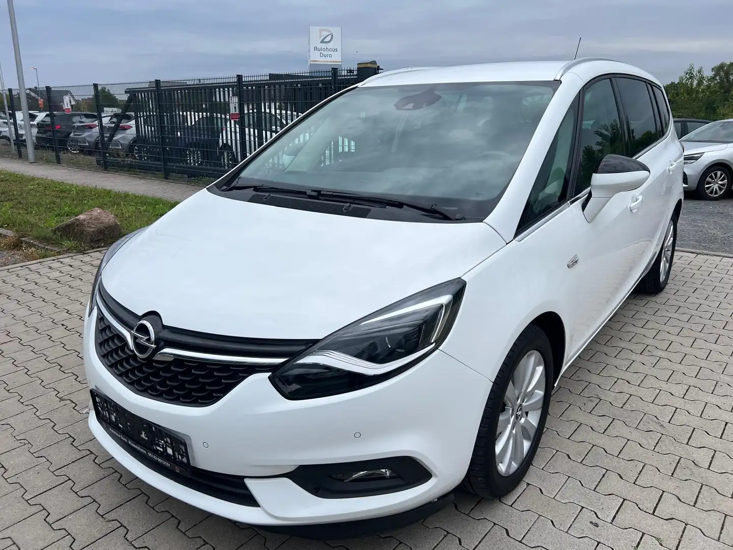 Opel Zafira 1.6 Turbo Business Innovation Aut. Navi Blanc - 2