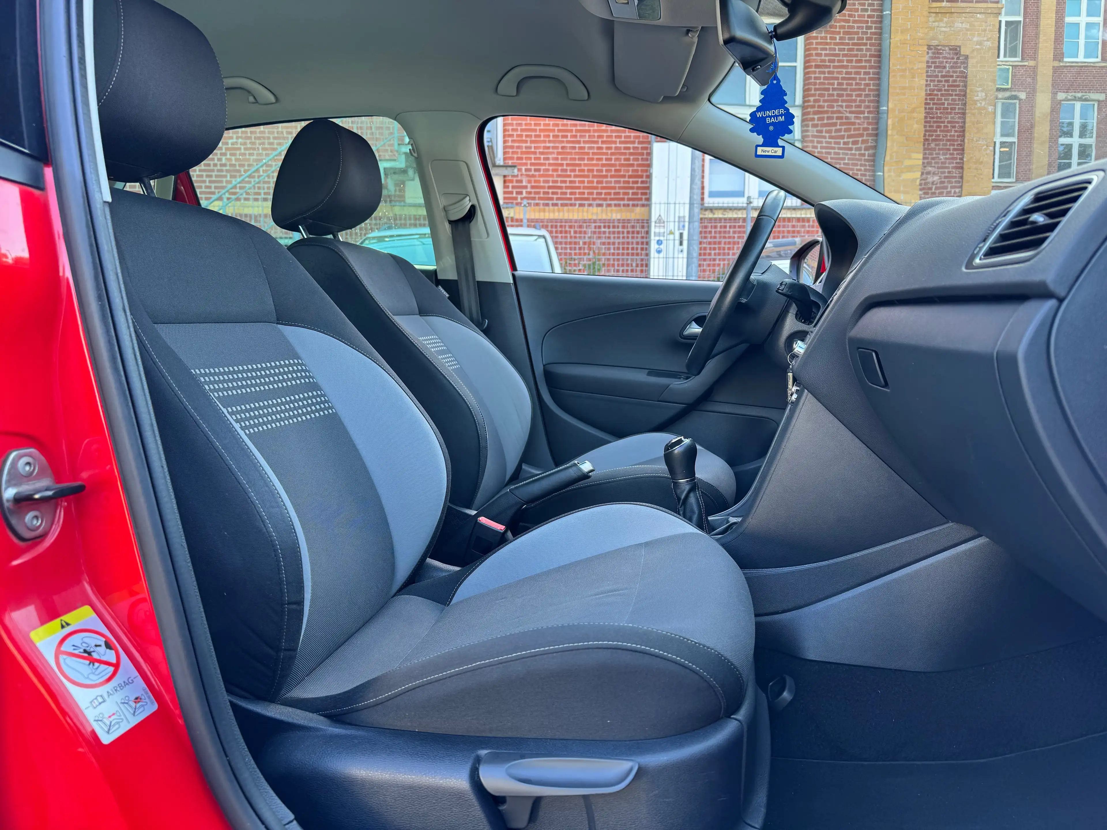 Volkswagen Polo Life * TÜV neu! — photo 12