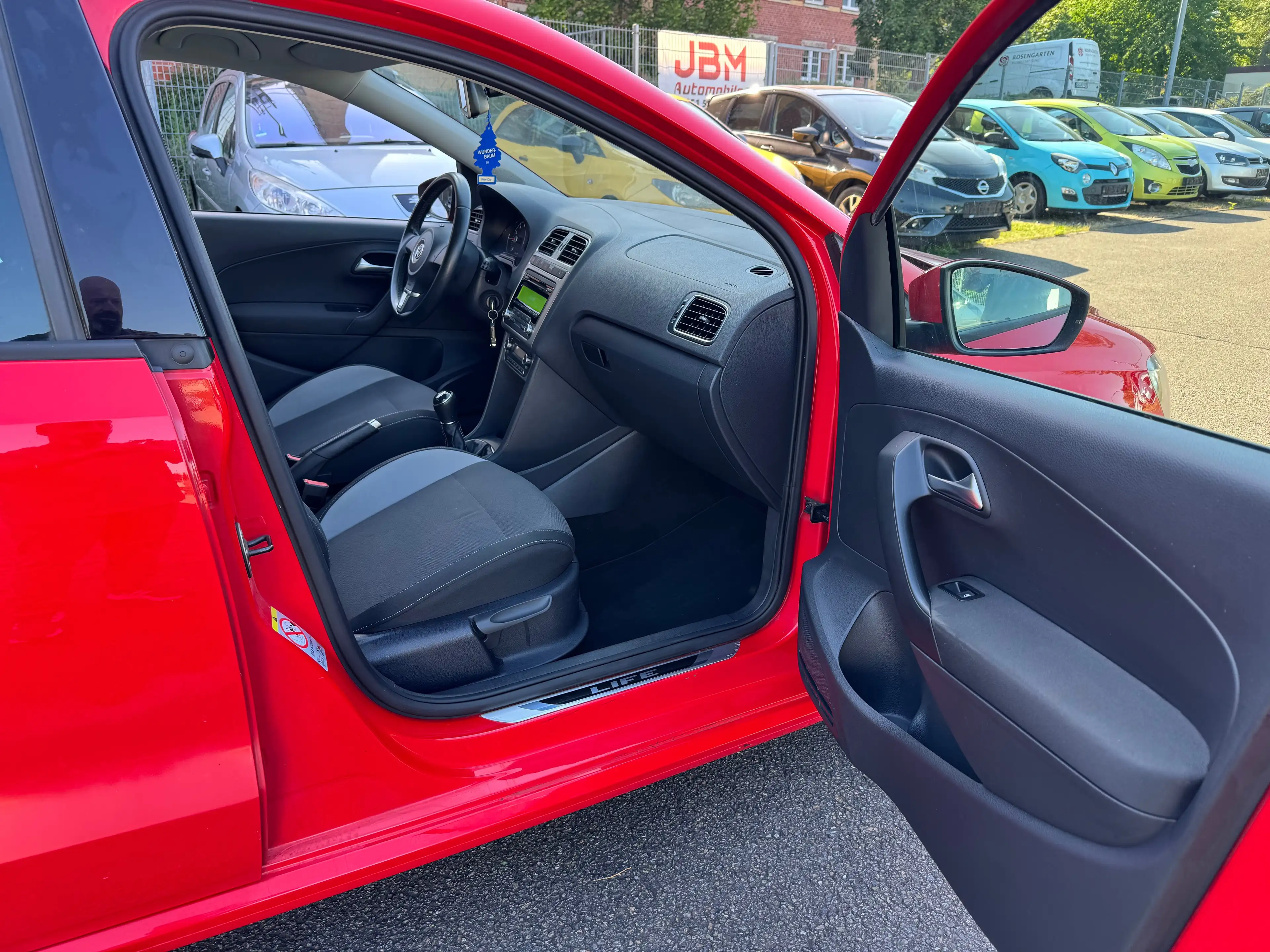 Volkswagen Polo Life * TÜV neu! — photo 9