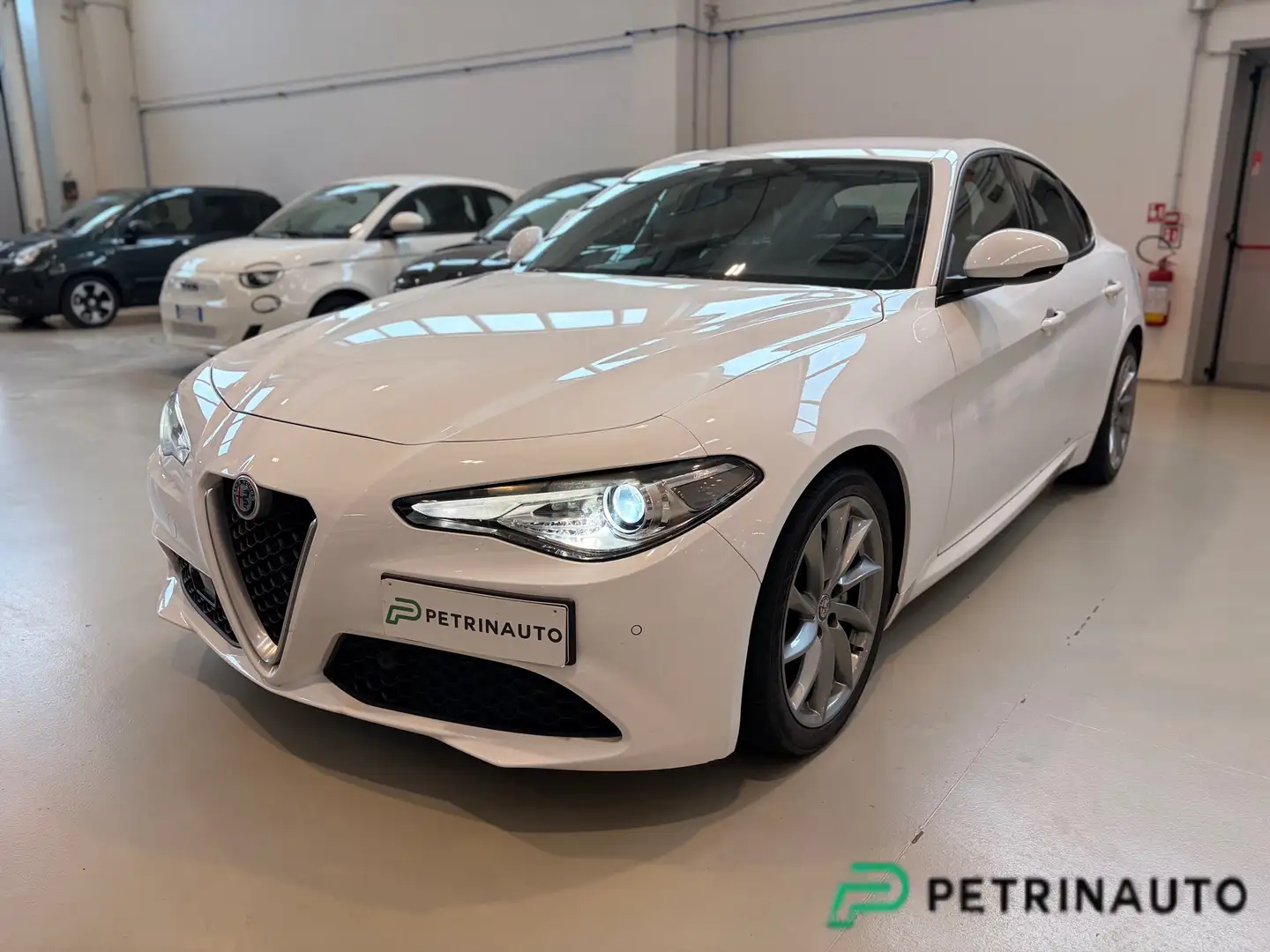 Alfa Romeo Giulia Giulia 2.2 t Super 180cv auto Blanc - 1