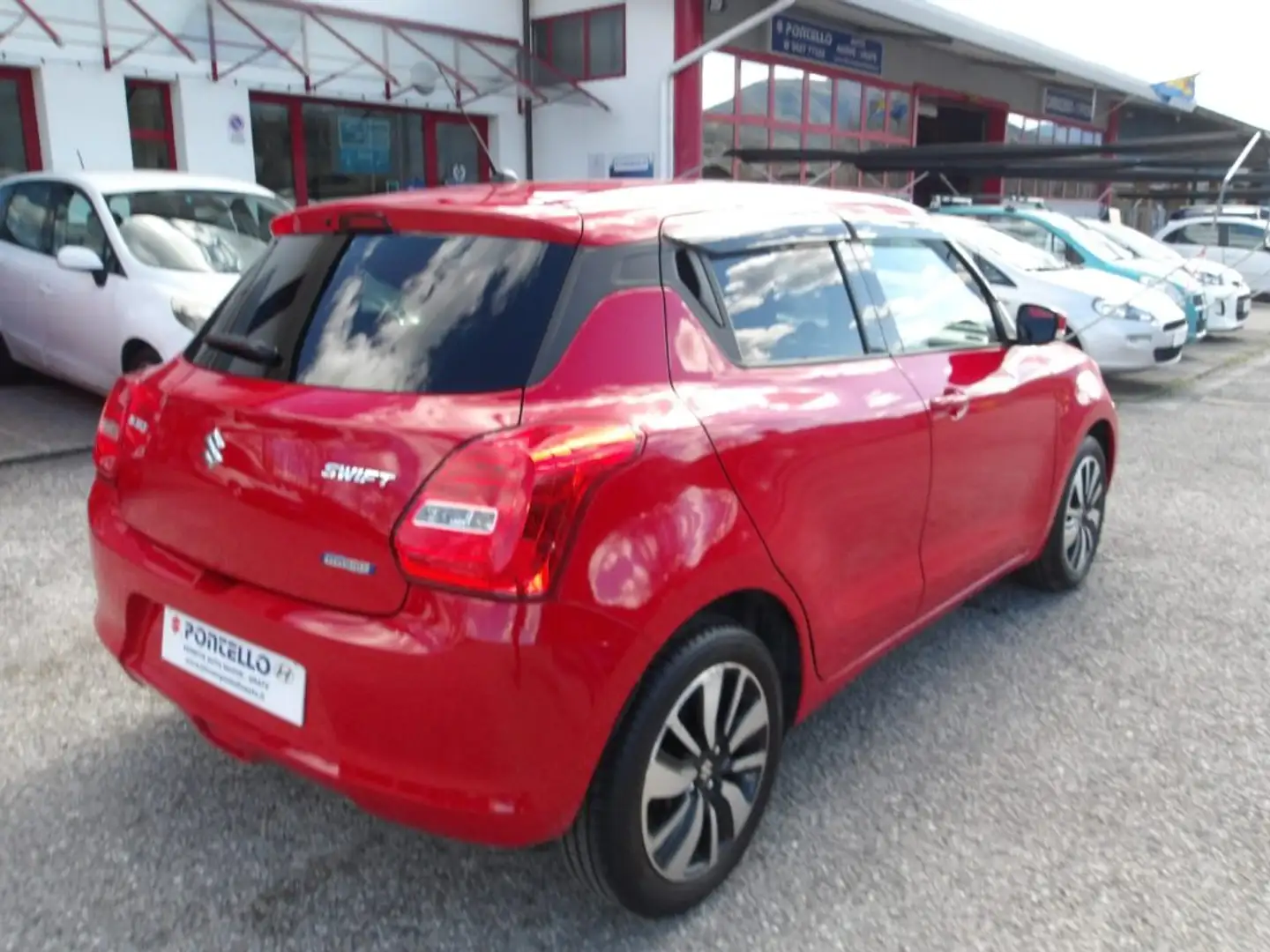 Suzuki Swift 1.2 HYBRID TOP 5 porte Rojo - 2