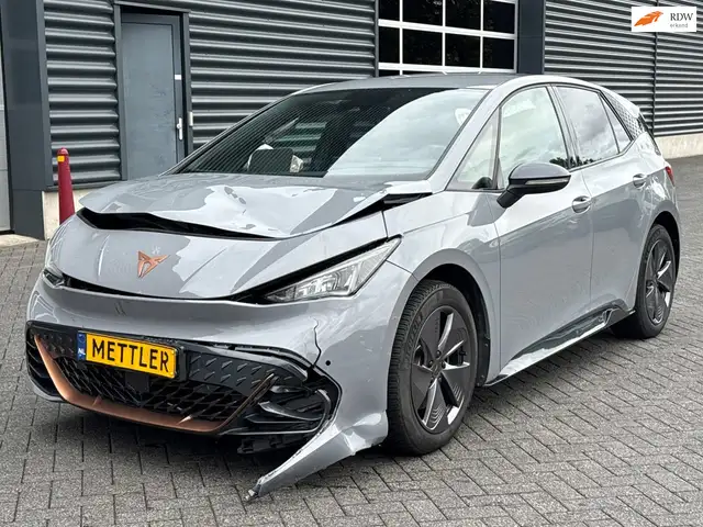 CUPRA Born Essential 62 kWh | Apple carplay | Navigatie | Sch