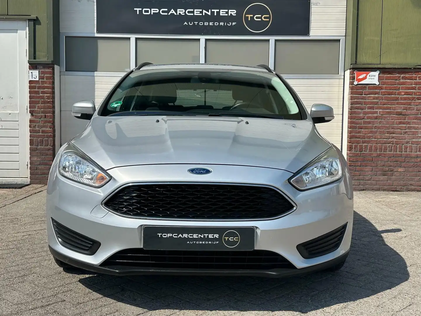 Ford Focus Wagon 1.0 Edition/TREKH/NAVI/PARKS/CRUISE/APK/NAP Grijs - 2