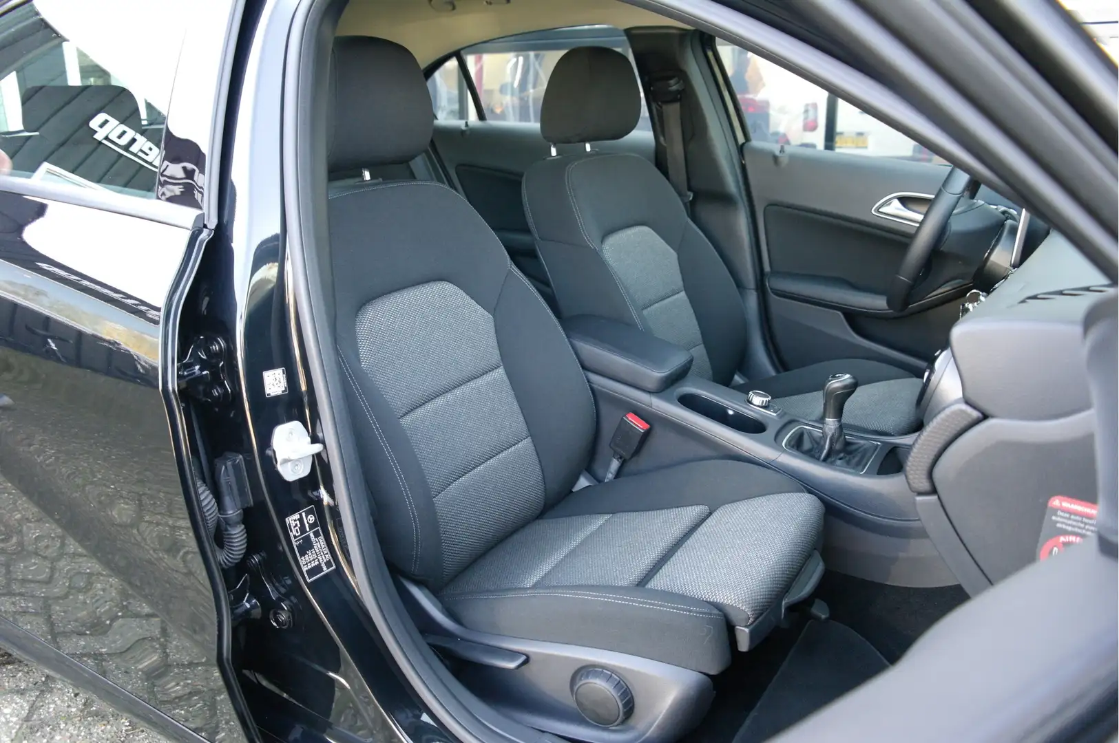 Mercedes-Benz A 160 Ambition | NL-Auto | Cruise | LED | Dealer Onderho Negro - 2