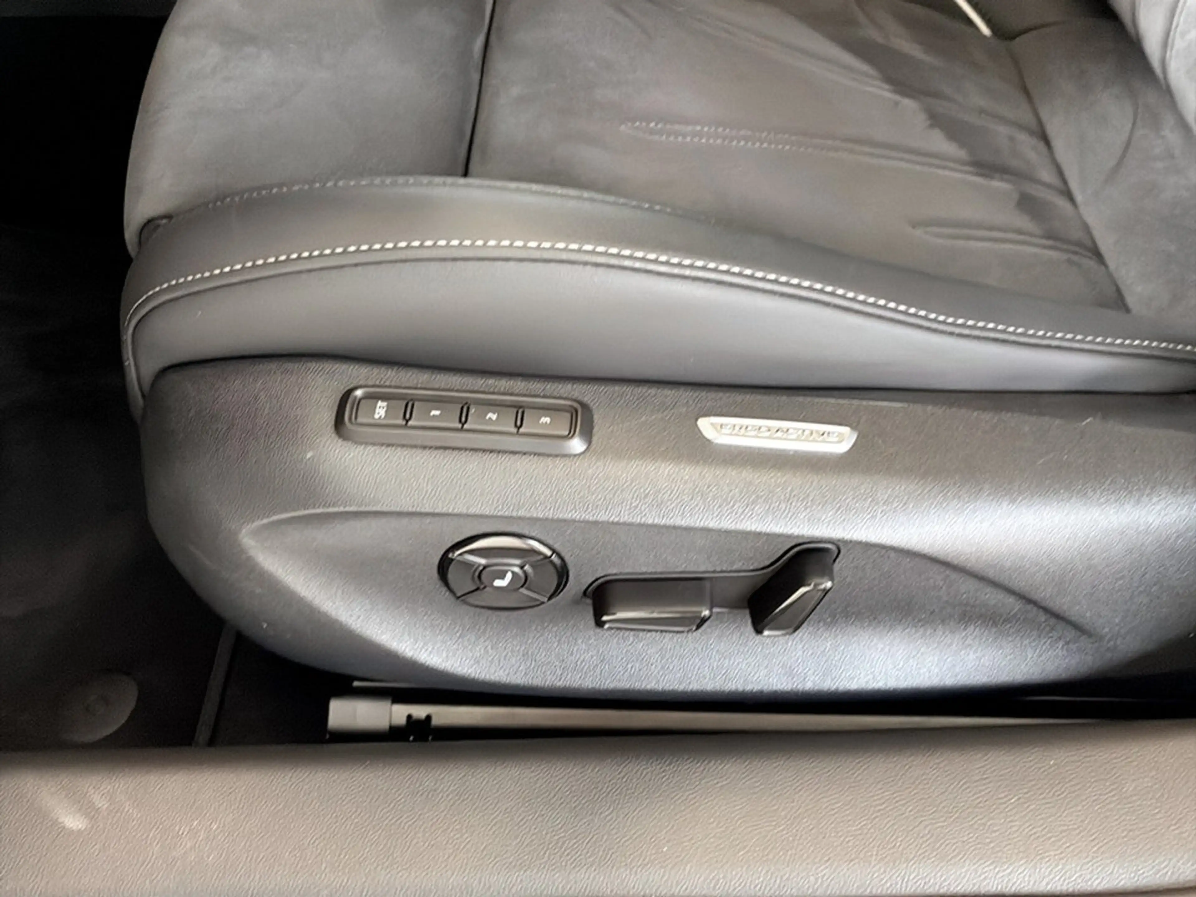 Volkswagen Passat Variant Business TDI DSG — photo 14