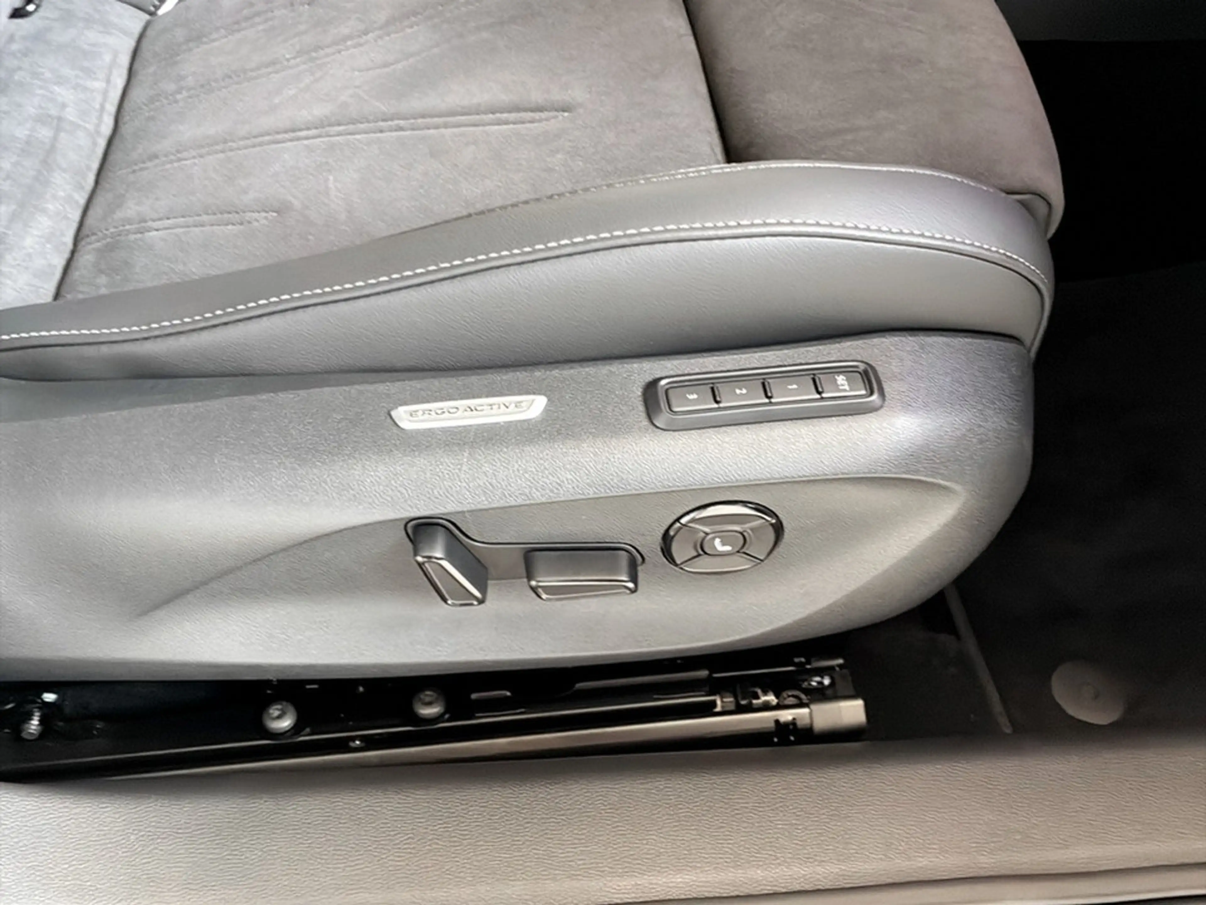 Volkswagen Passat Variant Business TDI DSG — photo 15